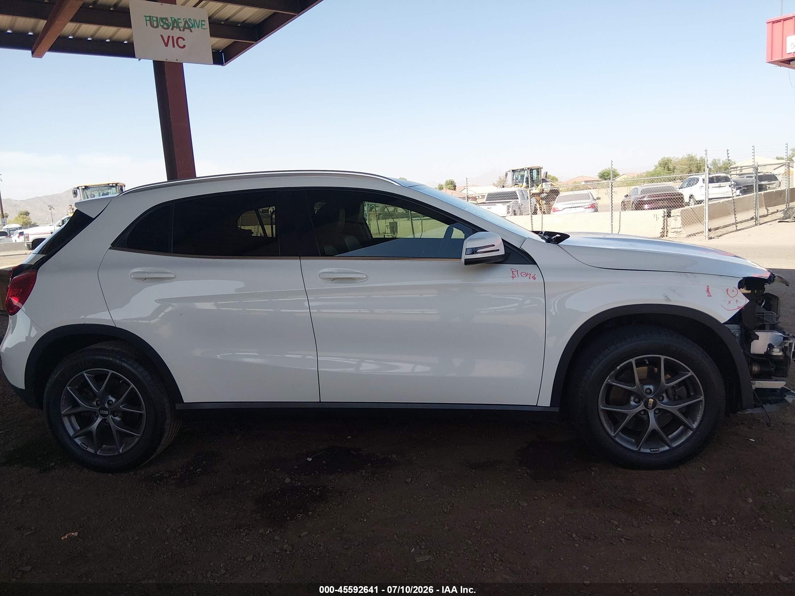 2015 Mercedes-benz Gla 250 4matic Белый vin: WDCTG4GB0FJ068948