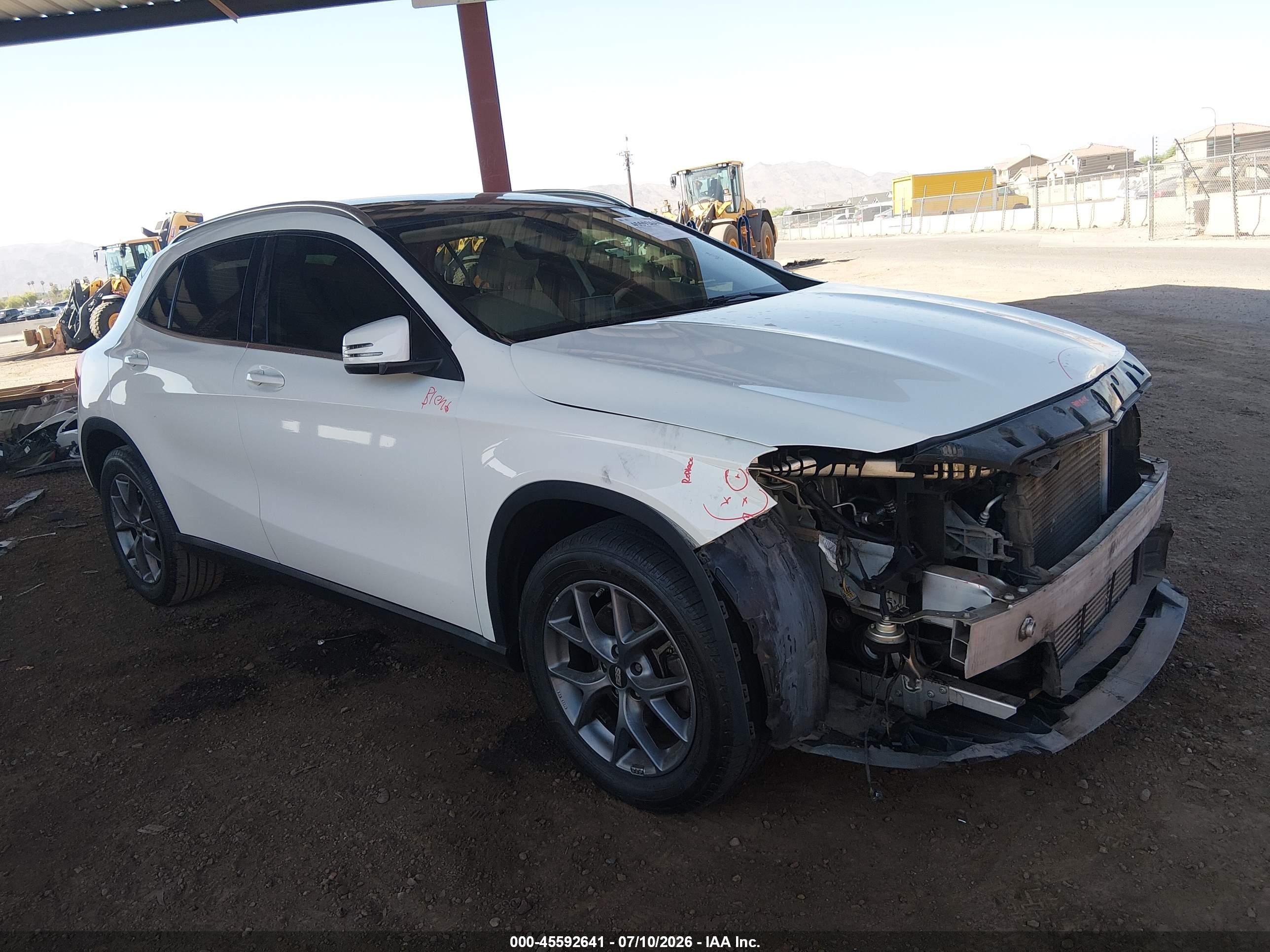 2015 Mercedes-benz Gla 250 4matic Белый vin: WDCTG4GB0FJ068948