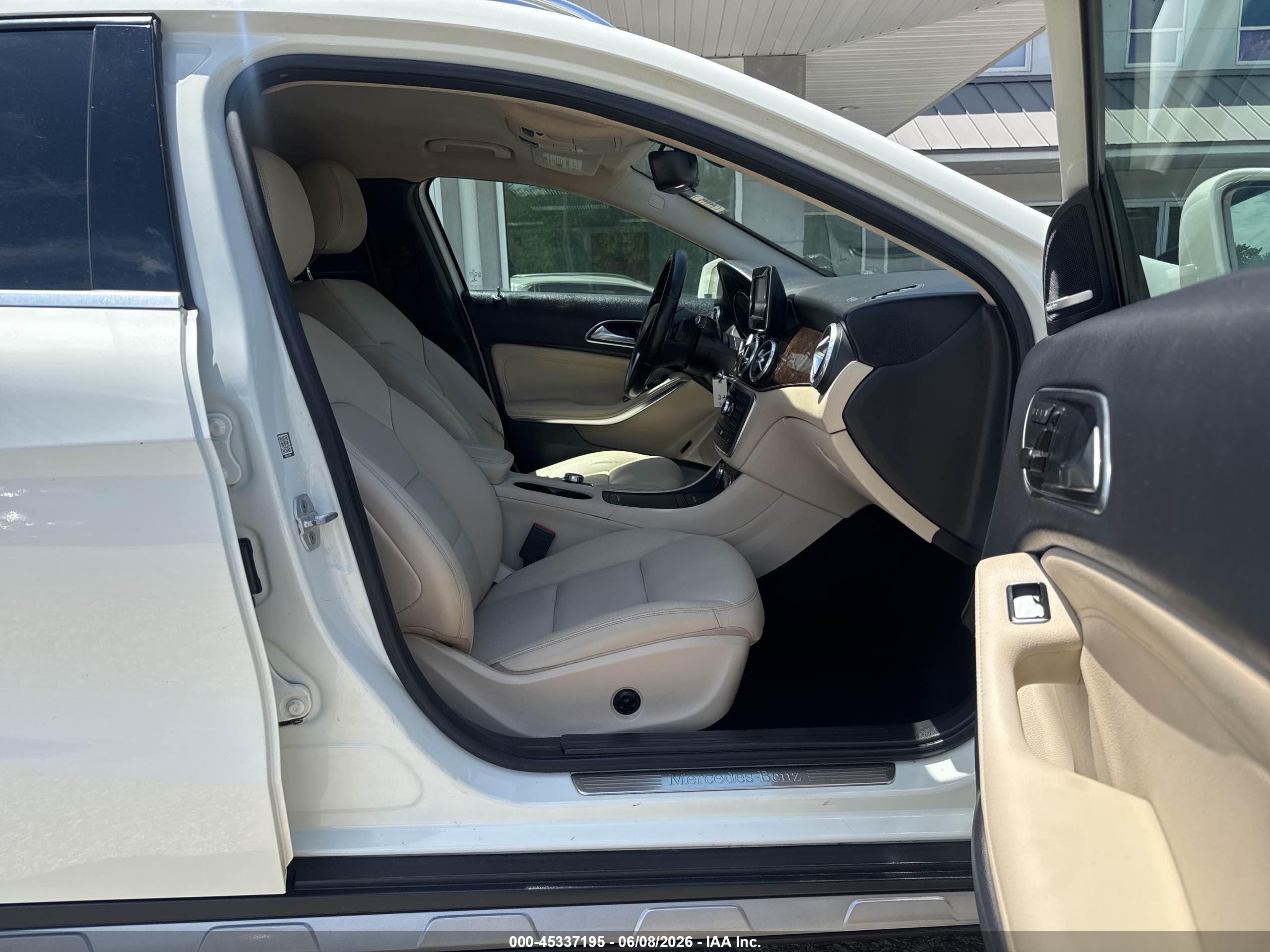 2015 Mercedes-benz Gla 250 4matic White vin: WDCTG4GB0FJ080307