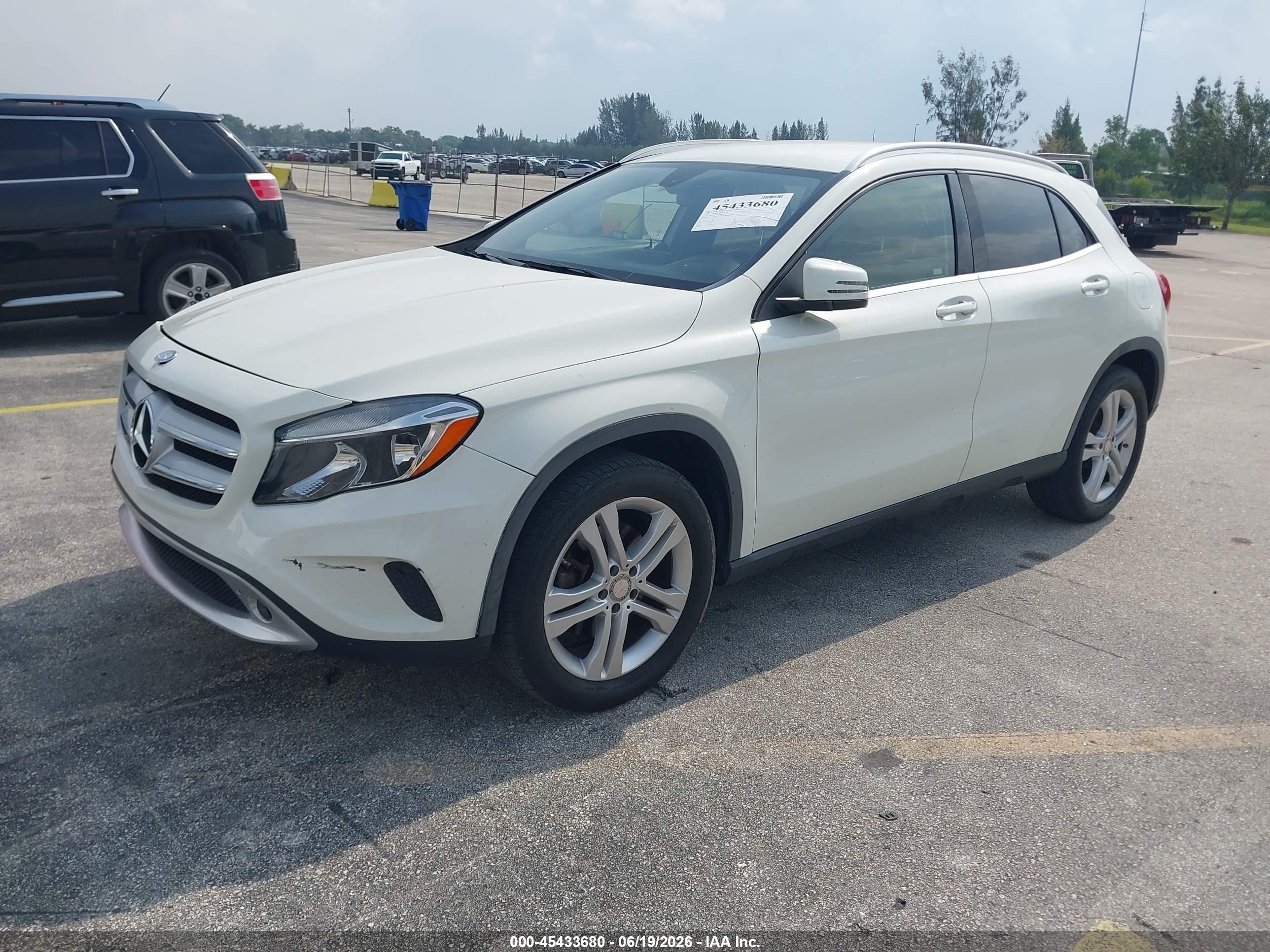 2015 Mercedes-benz Gla 250 4matic White vin: WDCTG4GB0FJ095969