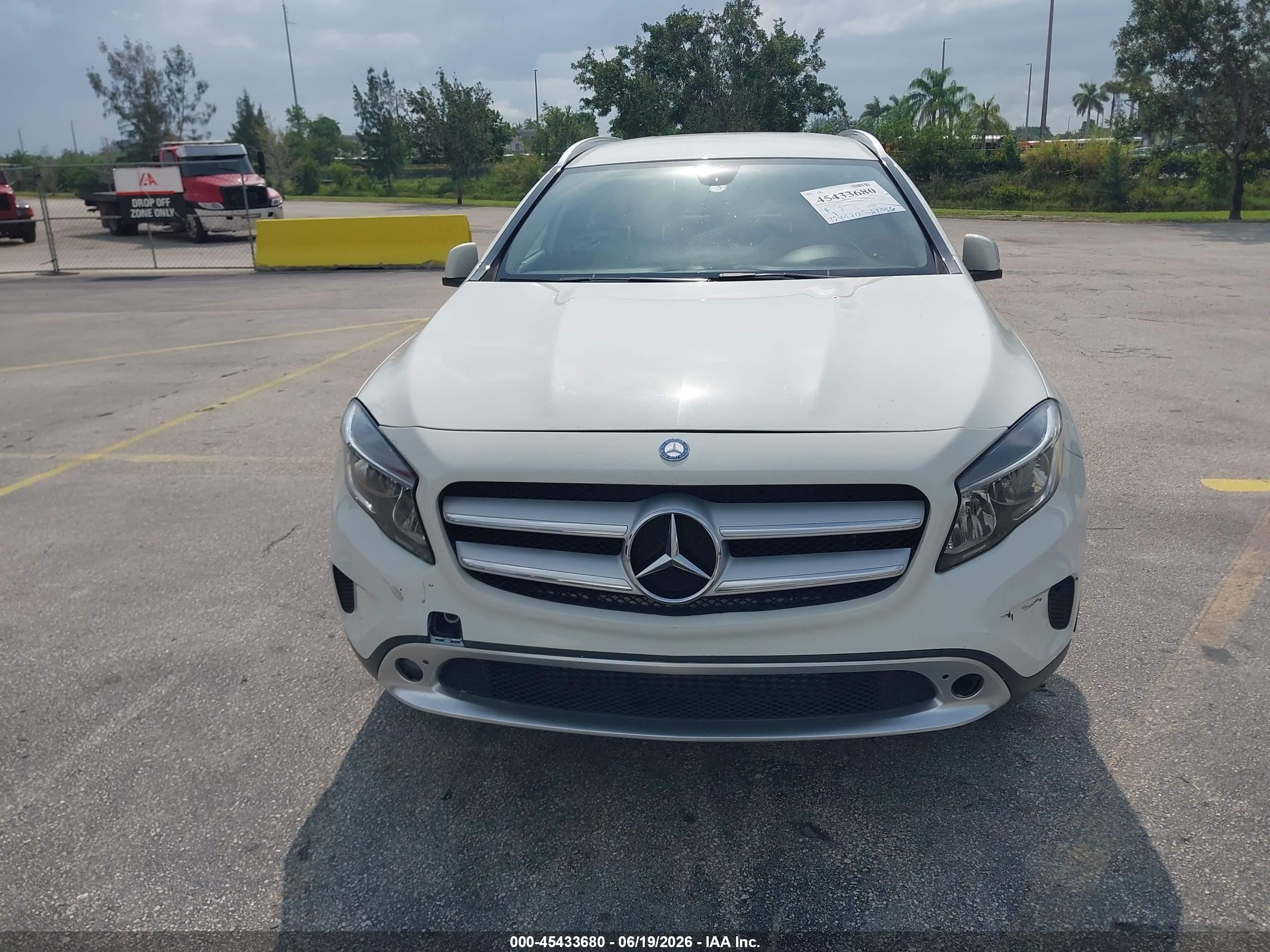 2015 Mercedes-benz Gla 250 4matic White vin: WDCTG4GB0FJ095969