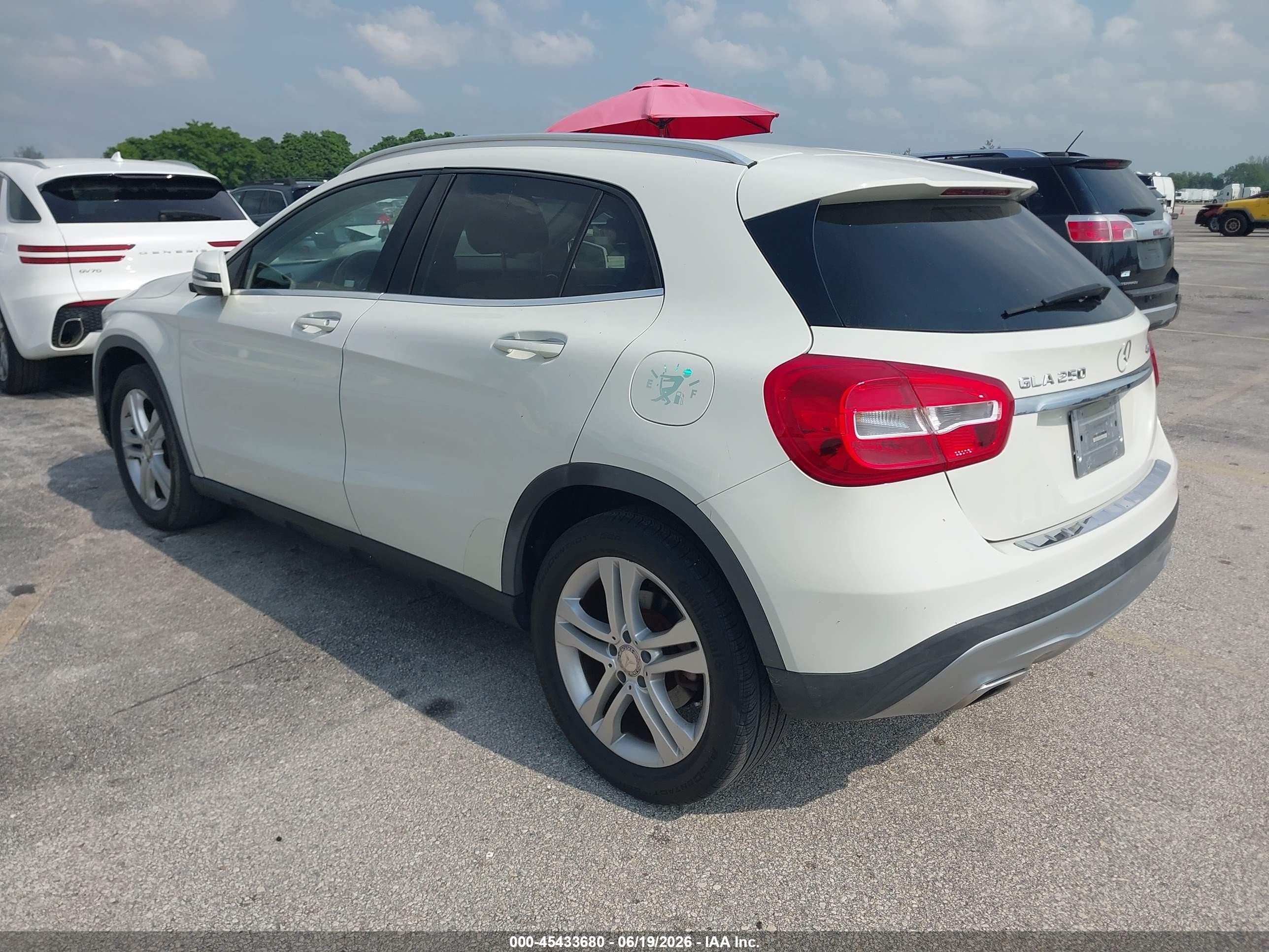 2015 Mercedes-benz Gla 250 4matic White vin: WDCTG4GB0FJ095969