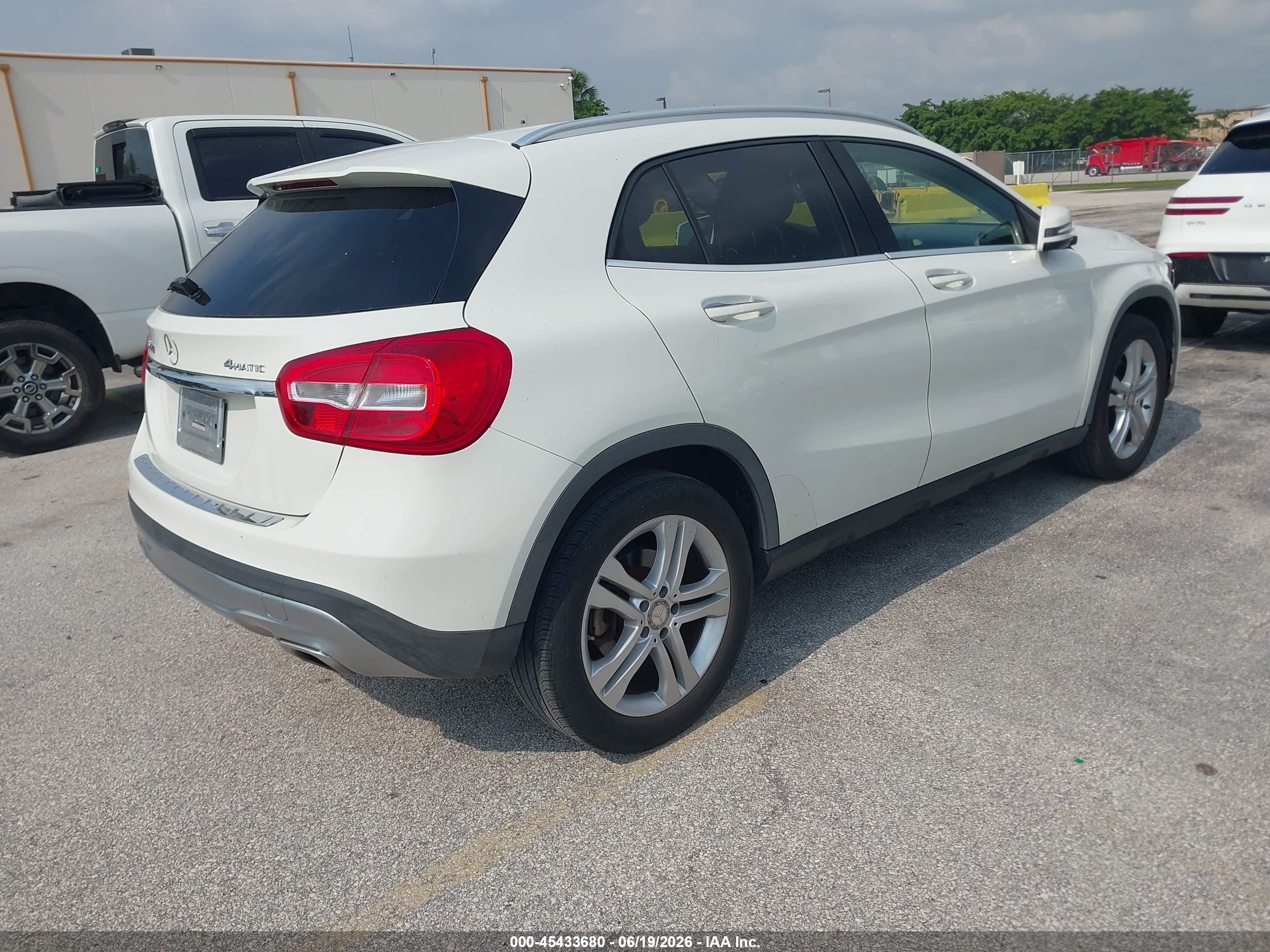 2015 Mercedes-benz Gla 250 4matic White vin: WDCTG4GB0FJ095969