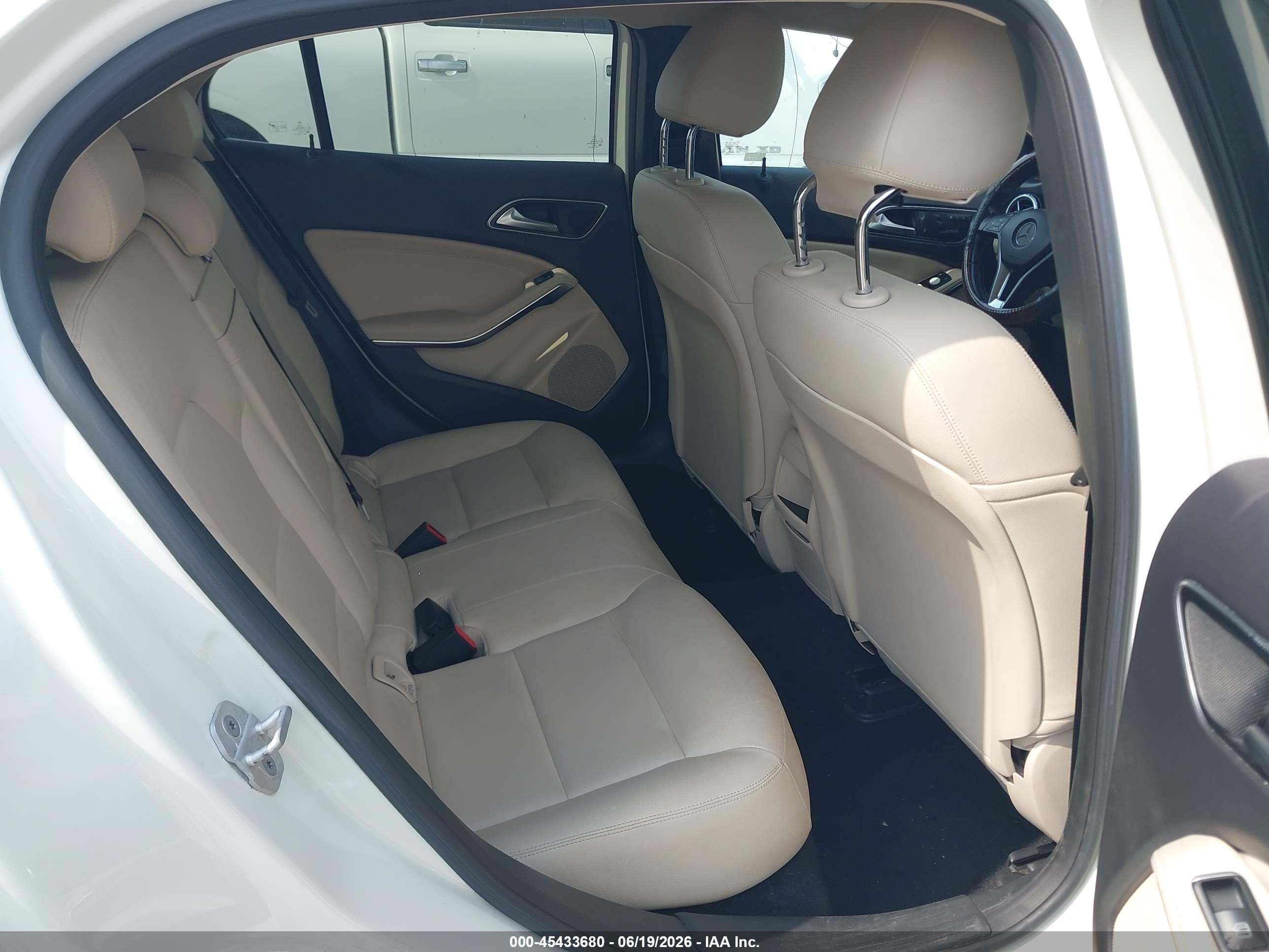 2015 Mercedes-benz Gla 250 4matic White vin: WDCTG4GB0FJ095969