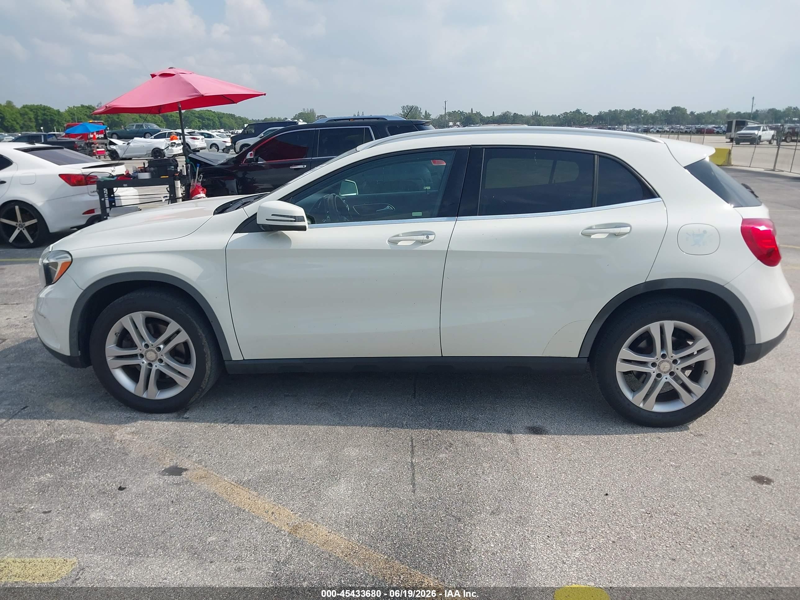 2015 Mercedes-benz Gla 250 4matic White vin: WDCTG4GB0FJ095969