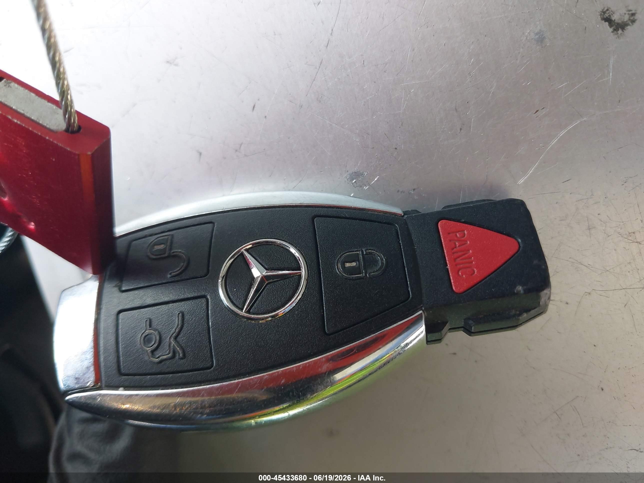 2015 Mercedes-benz Gla 250 4matic White vin: WDCTG4GB0FJ095969