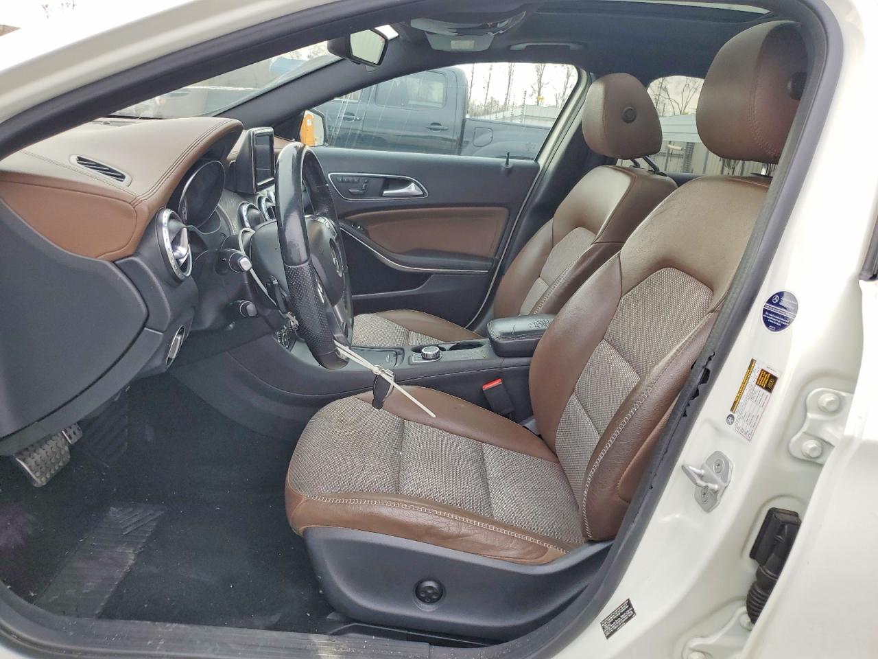 2015 Mercedes-benz Gla 250 4matic White vin: WDCTG4GB1FJ035845