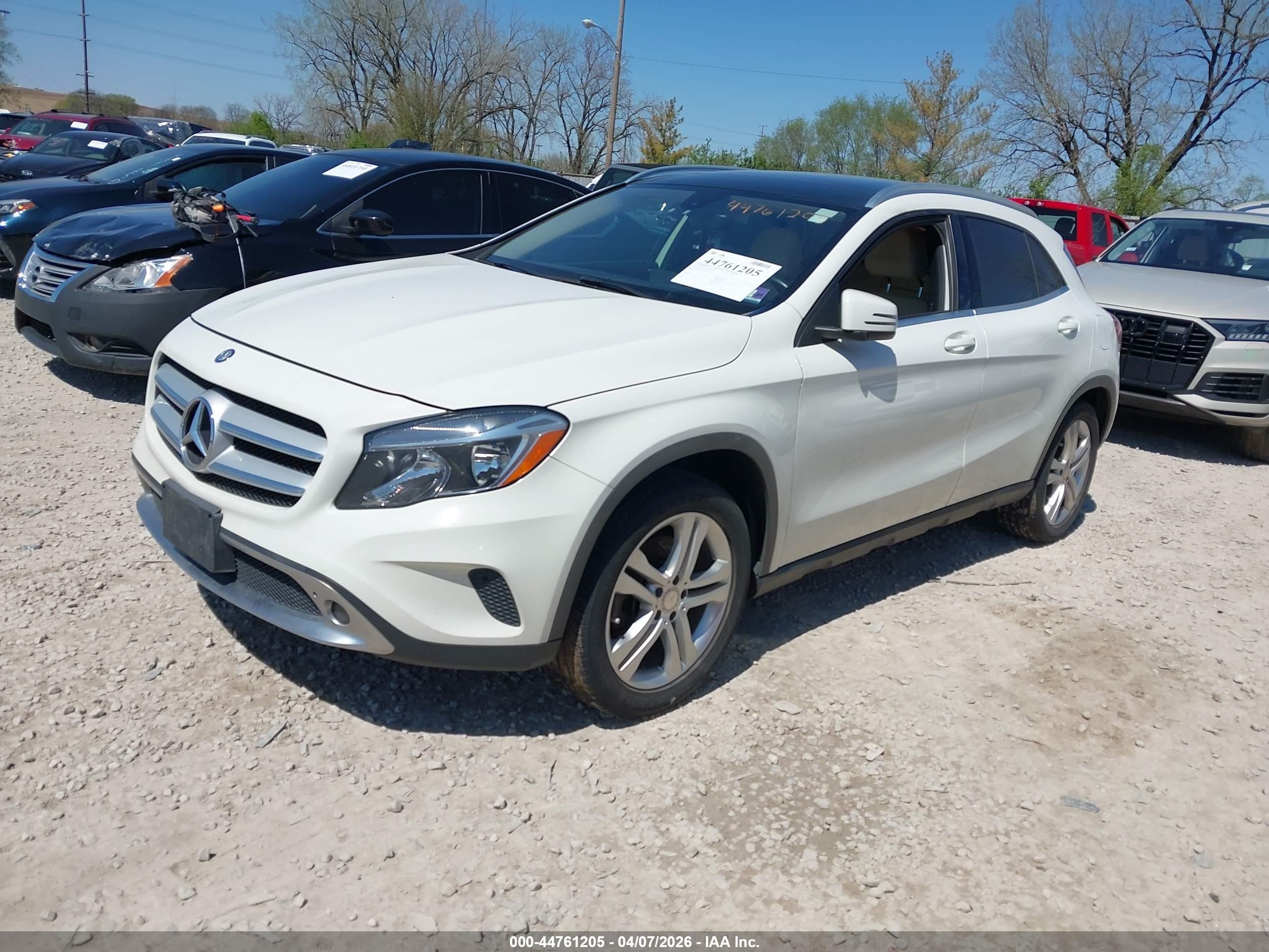 2015 Mercedes-benz Gla 250 4matic White vin: WDCTG4GB1FJ132897
