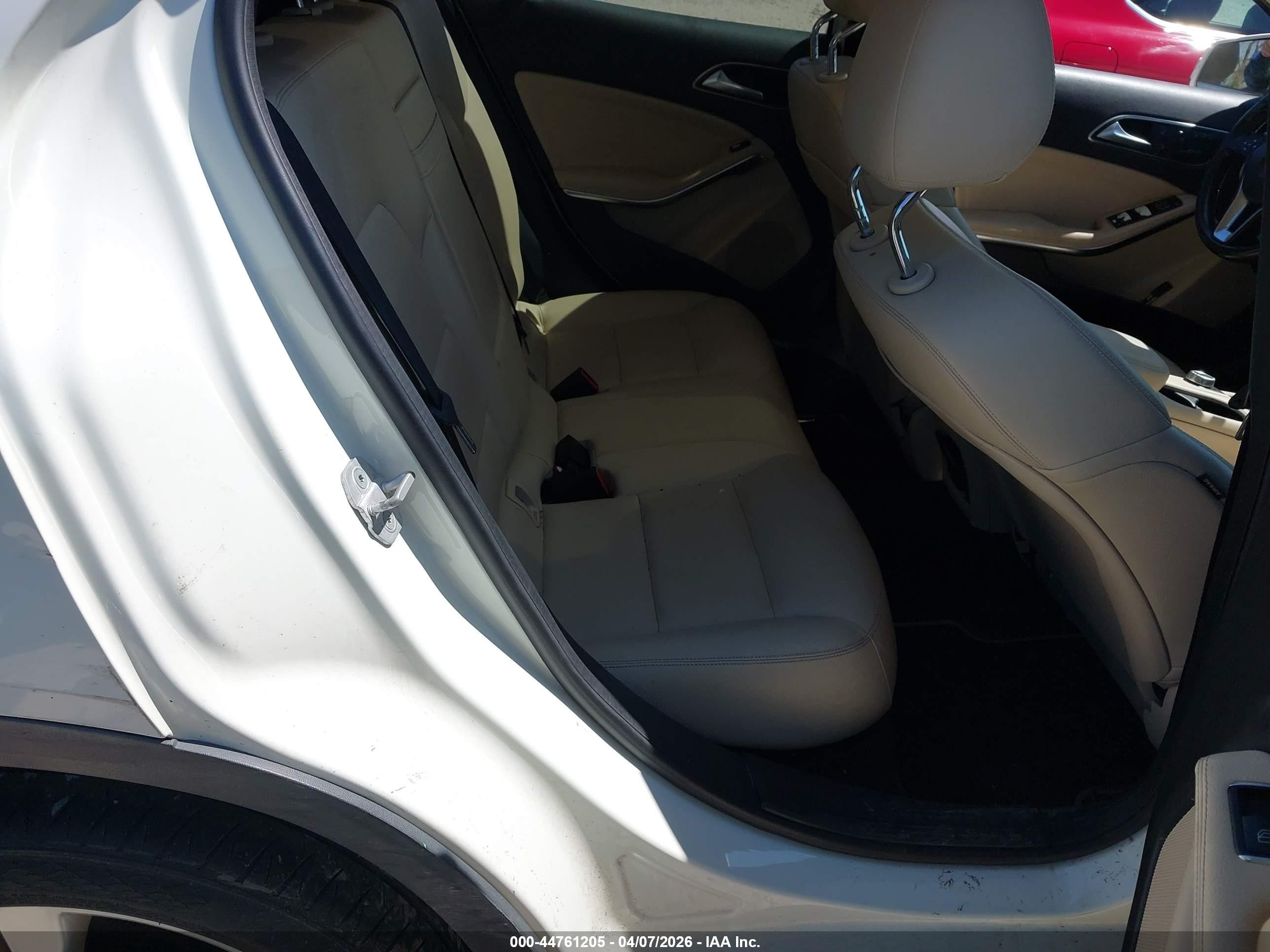 2015 Mercedes-benz Gla 250 4matic White vin: WDCTG4GB1FJ132897