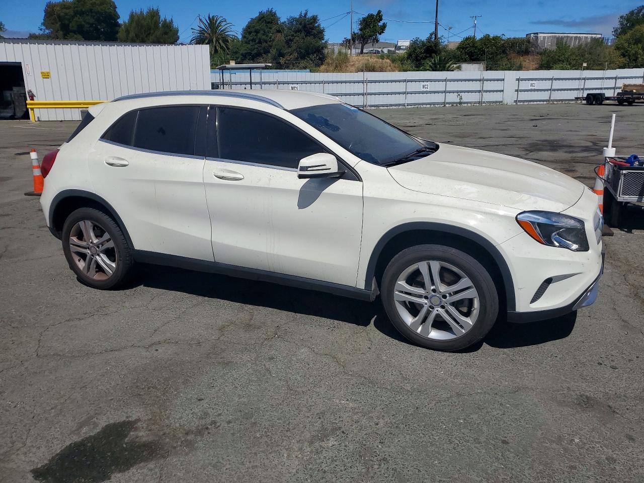 2015 Mercedes-benz Gla 250 4matic White vin: WDCTG4GB1FJ163602
