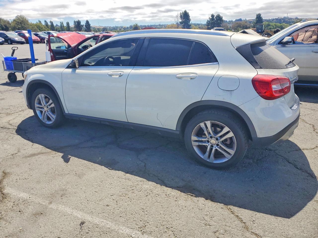 2015 Mercedes-benz Gla 250 4matic White vin: WDCTG4GB1FJ163602
