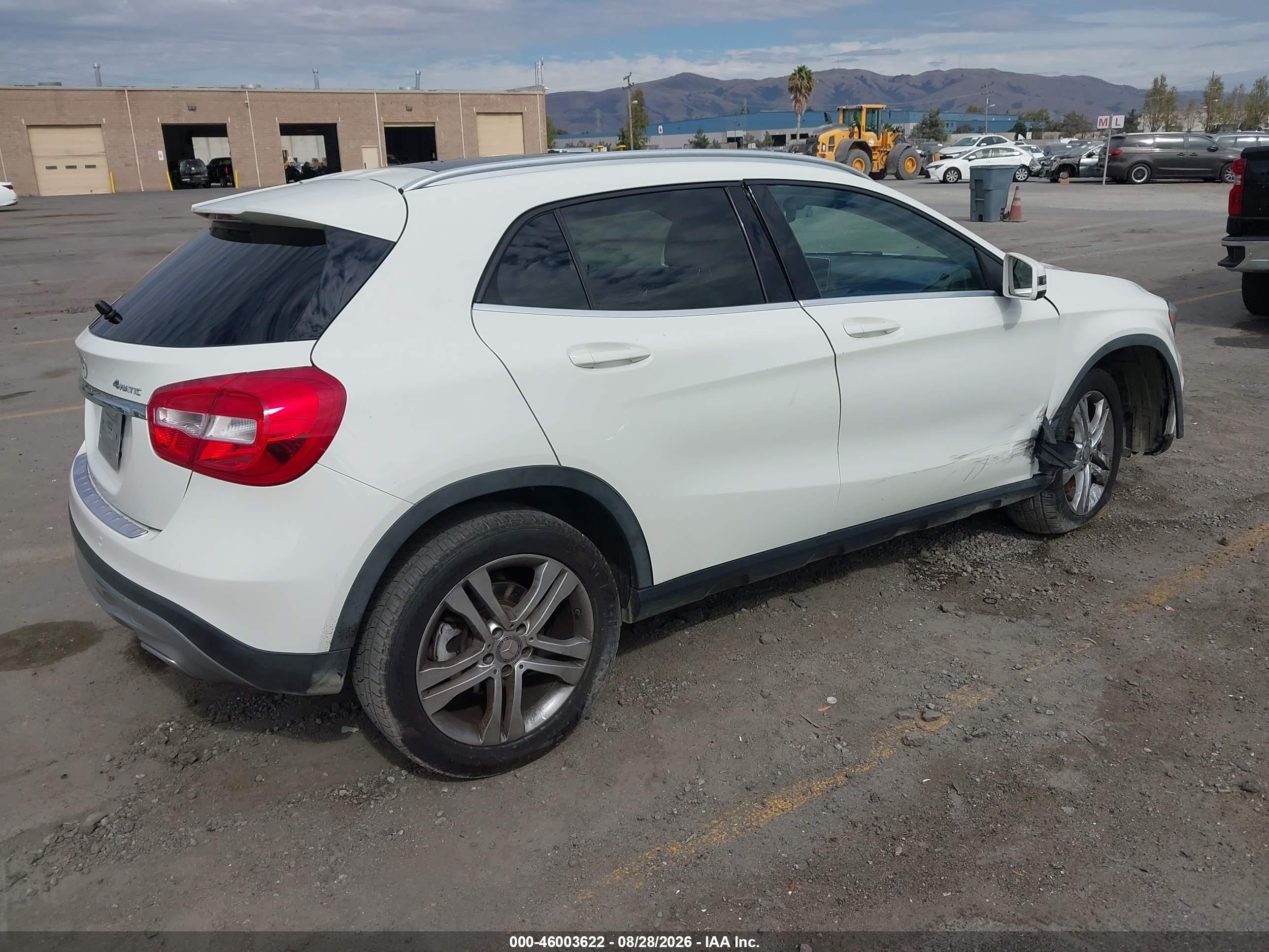 2015 Mercedes-benz Gla 250 4matic White vin: WDCTG4GB1FJ180903