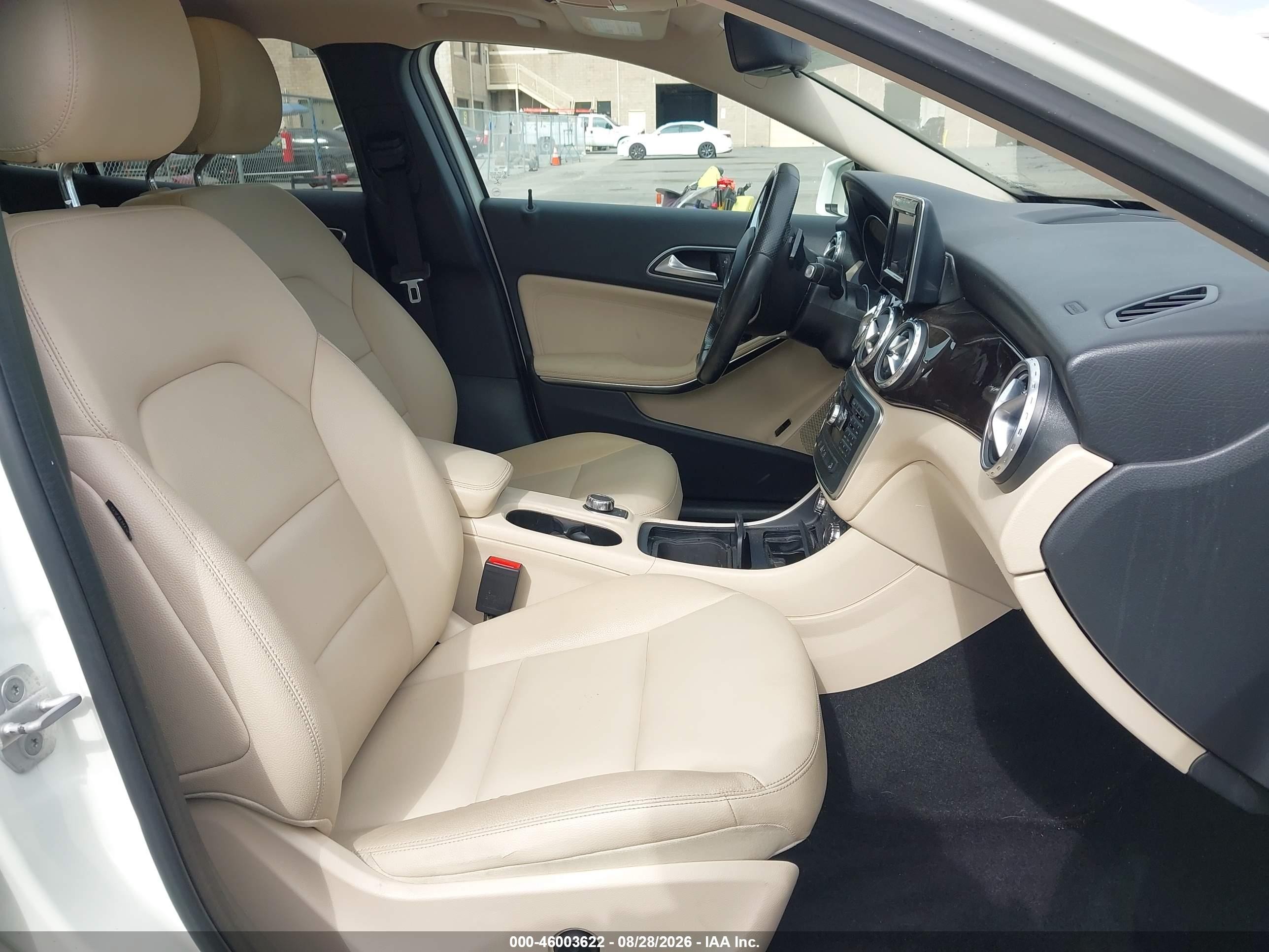 2015 Mercedes-benz Gla 250 4matic White vin: WDCTG4GB1FJ180903
