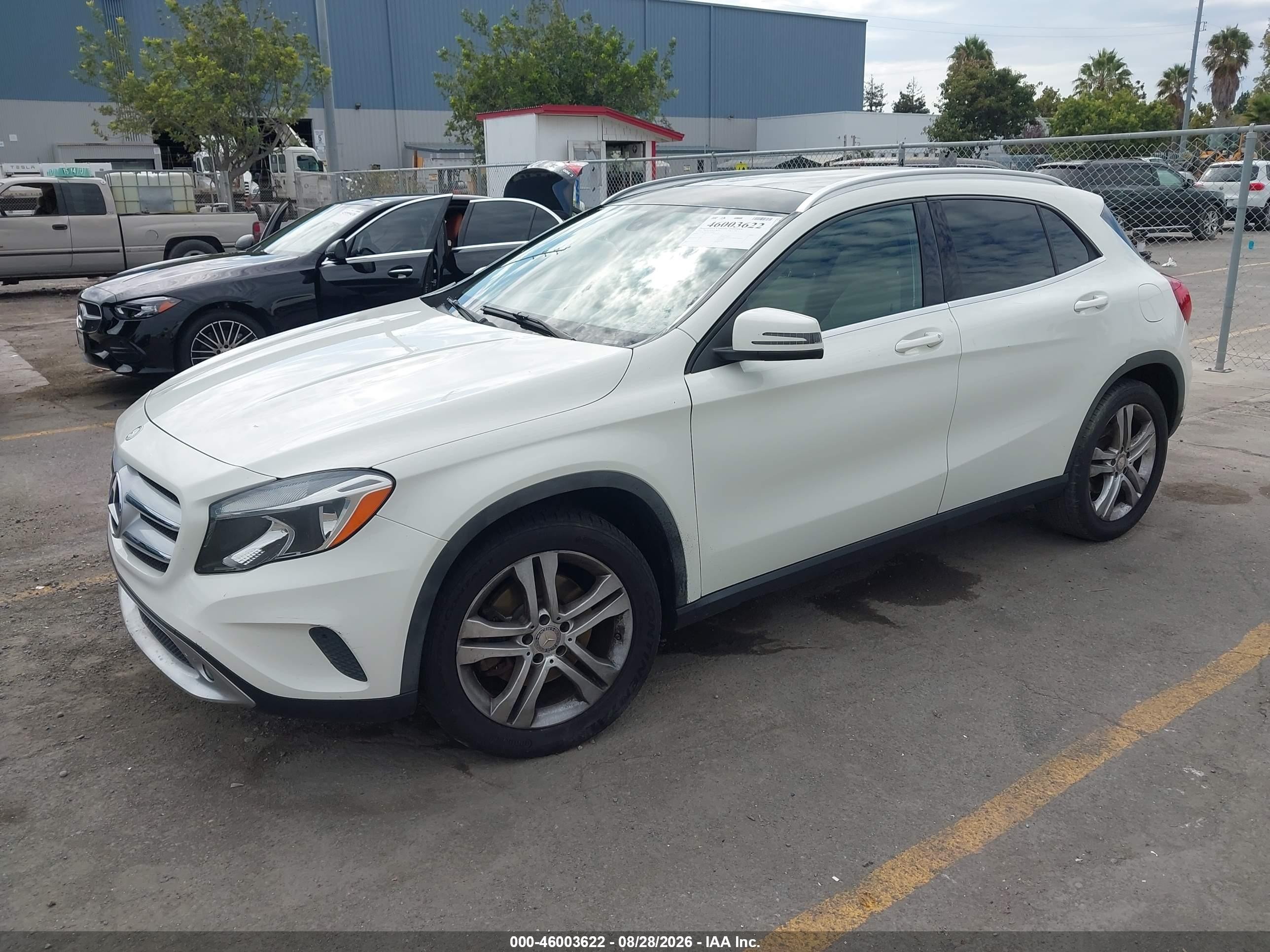 2015 Mercedes-benz Gla 250 4matic White vin: WDCTG4GB1FJ180903