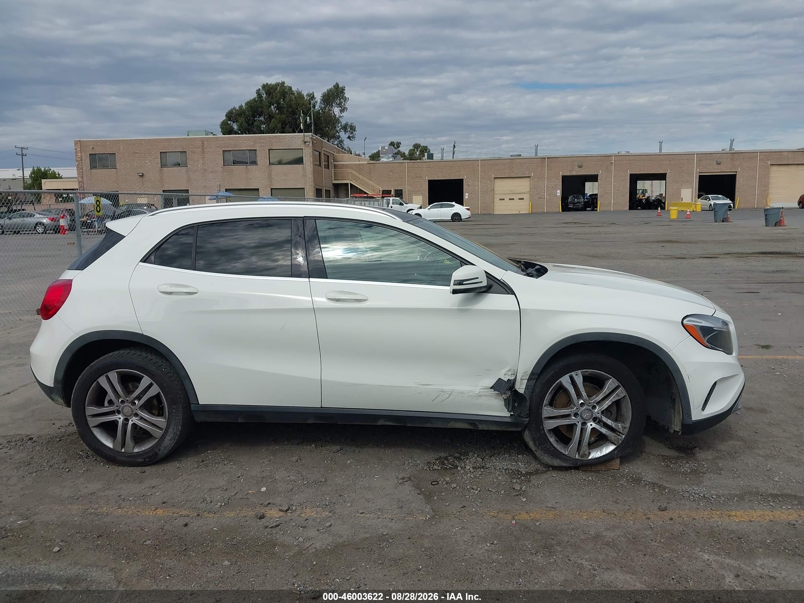 2015 Mercedes-benz Gla 250 4matic White vin: WDCTG4GB1FJ180903