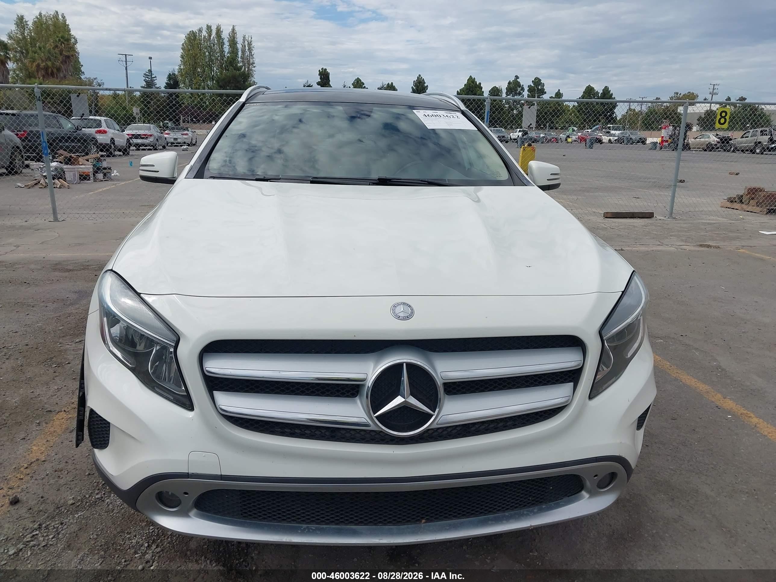 2015 Mercedes-benz Gla 250 4matic White vin: WDCTG4GB1FJ180903