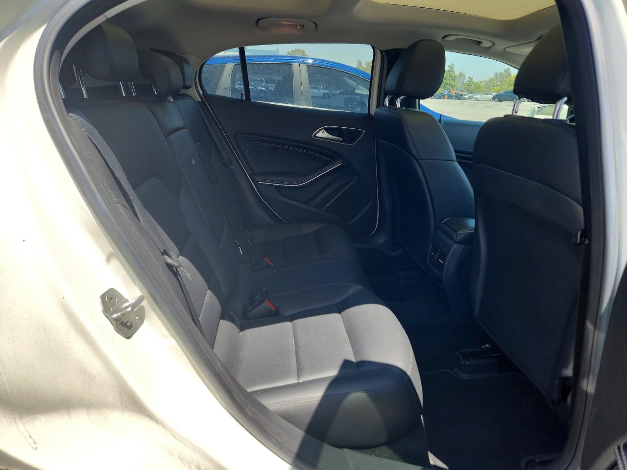 2015 Mercedes-benz Gla 250 4matic White vin: WDCTG4GB2FJ033490