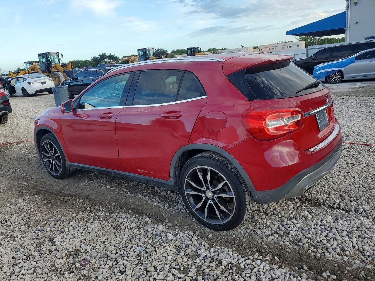 2015 Mercedes-benz Gla 250 4matic Red vin: WDCTG4GB2FJ065873
