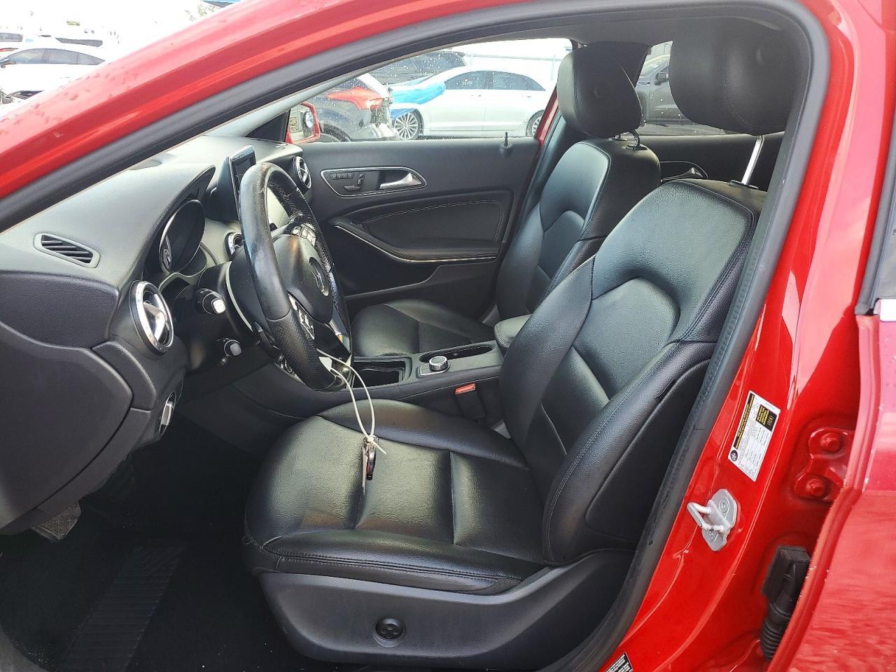 2015 Mercedes-benz Gla 250 4matic Red vin: WDCTG4GB2FJ065873
