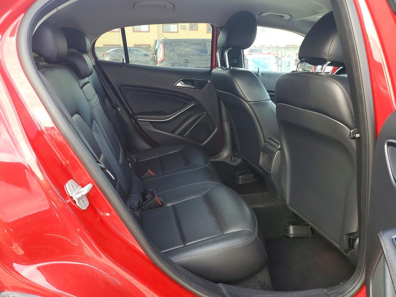 2015 Mercedes-benz Gla 250 4matic Red vin: WDCTG4GB2FJ065873