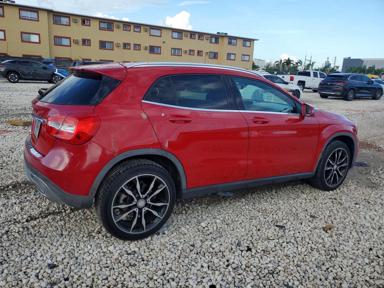 2015 Mercedes-benz Gla 250 4matic Red vin: WDCTG4GB2FJ065873
