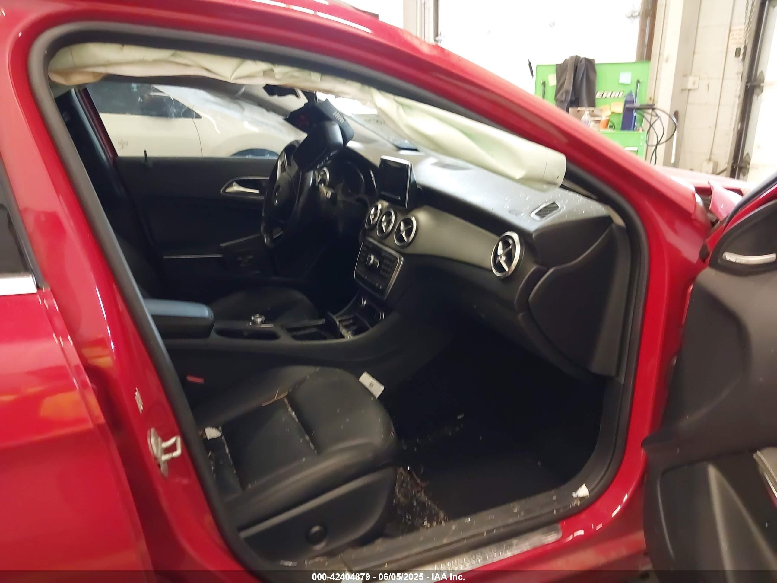2015 Mercedes-benz Gla 250 4matic Red vin: WDCTG4GB2FJ078624