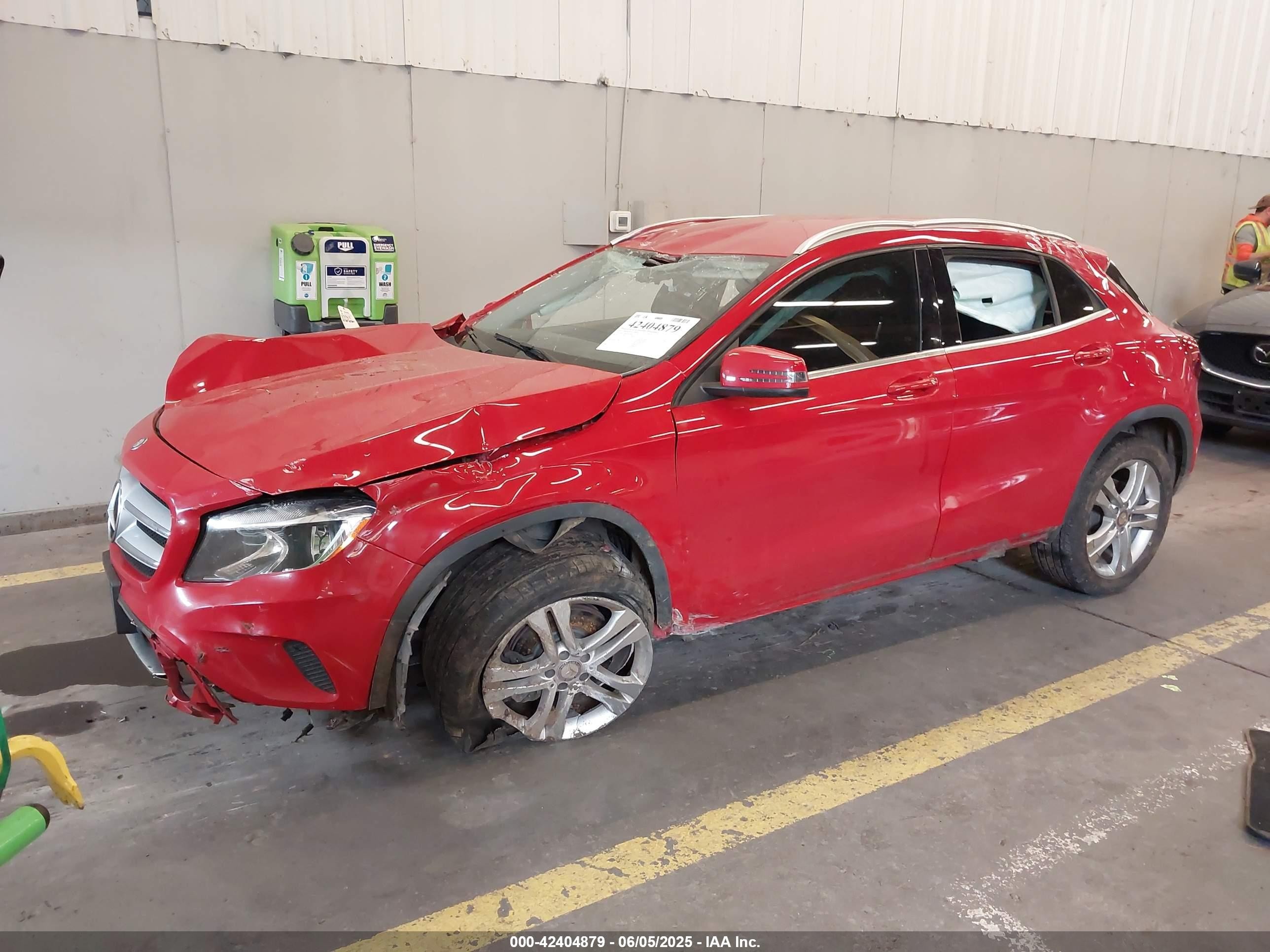 2015 Mercedes-benz Gla 250 4matic Red vin: WDCTG4GB2FJ078624