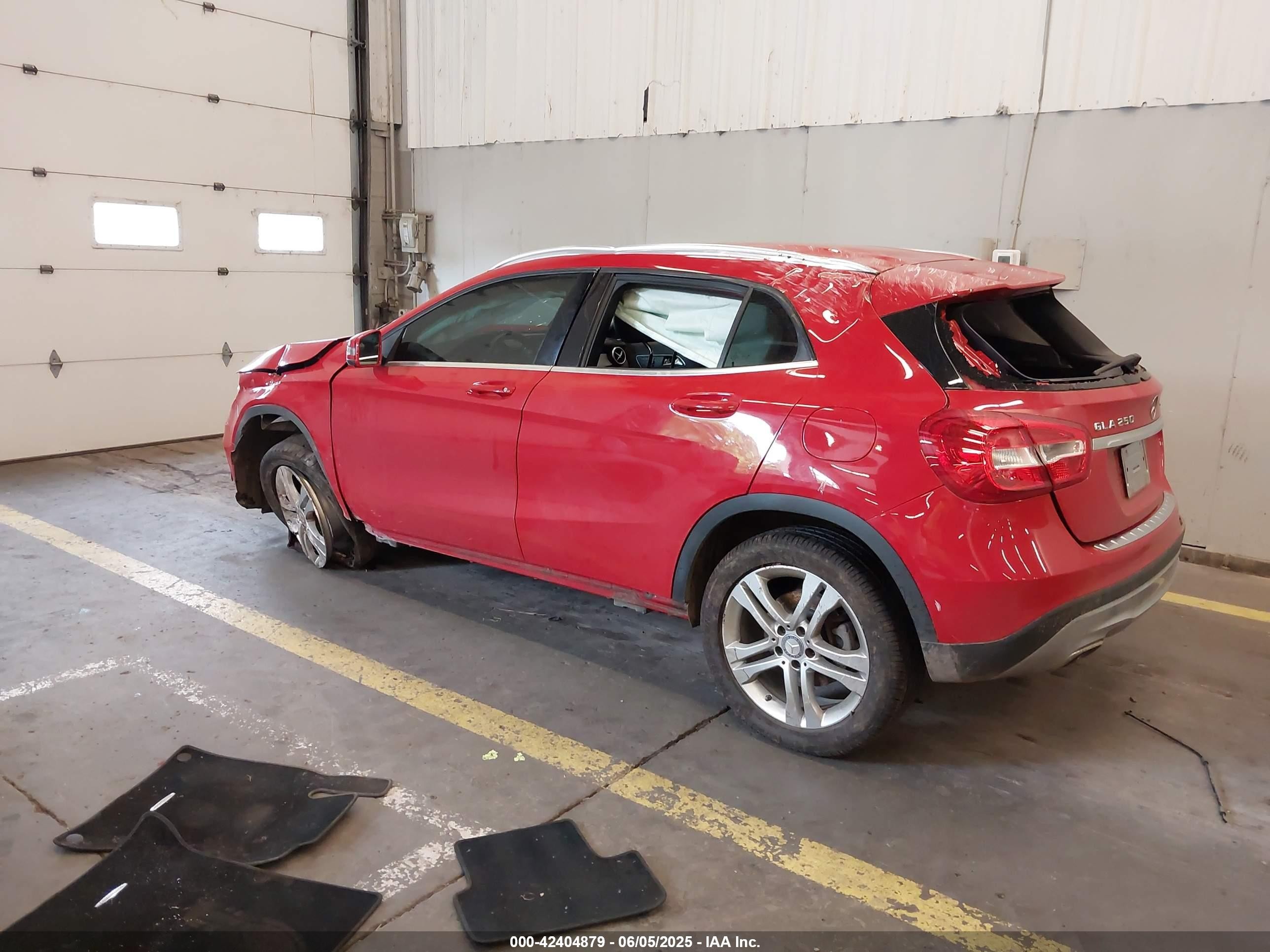 2015 Mercedes-benz Gla 250 4matic Red vin: WDCTG4GB2FJ078624