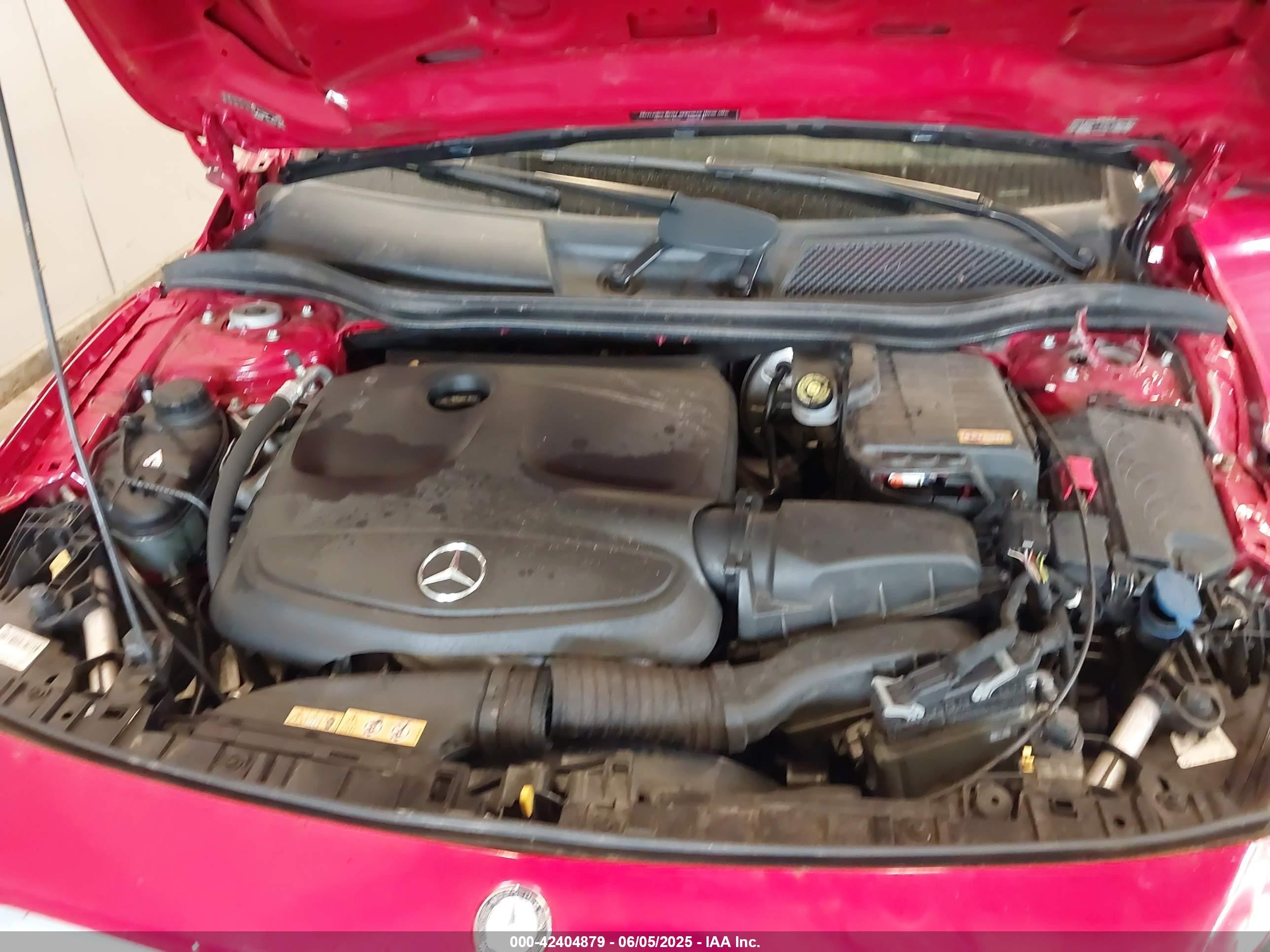 2015 Mercedes-benz Gla 250 4matic Red vin: WDCTG4GB2FJ078624