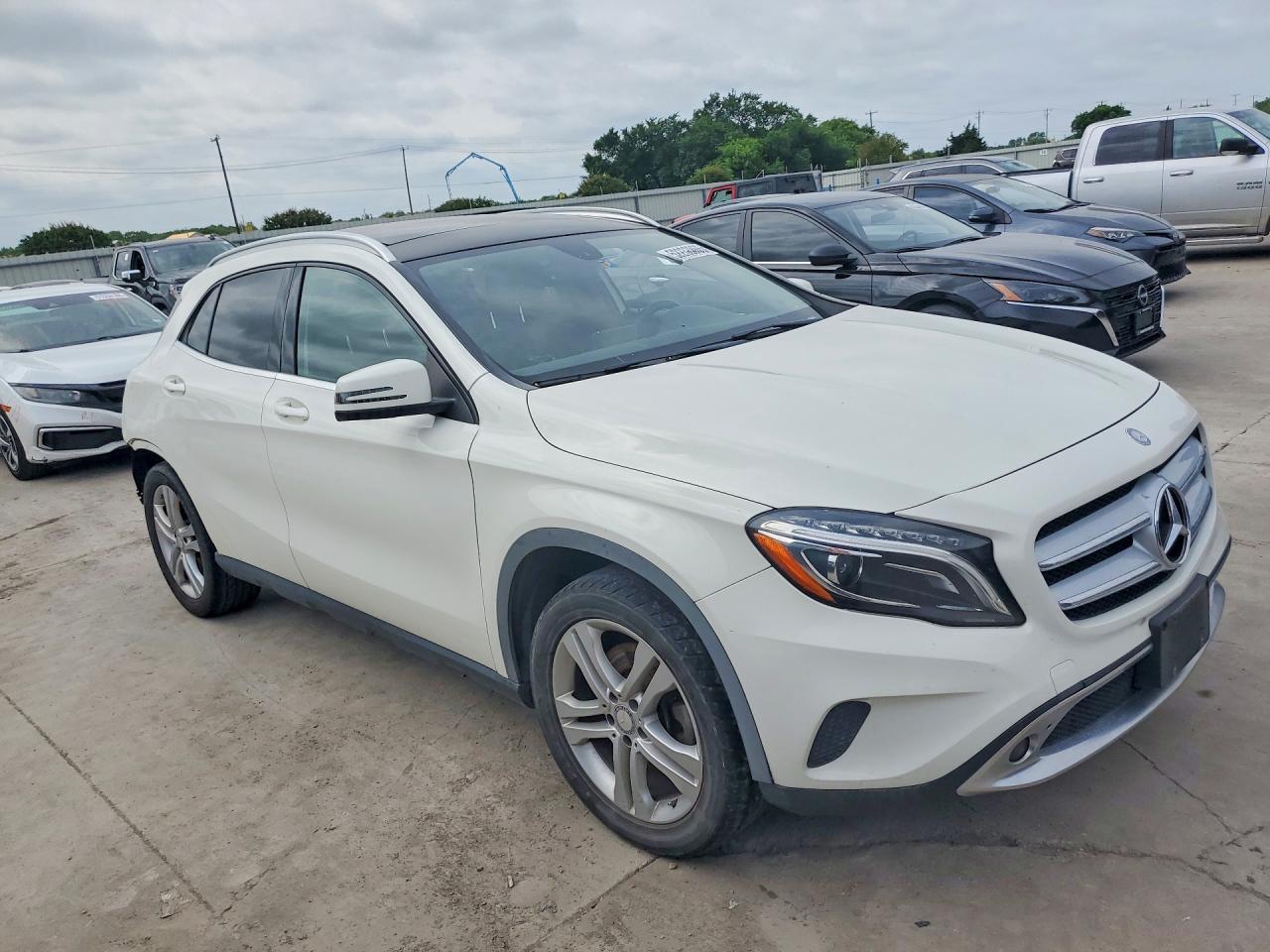 2015 Mercedes Benz Gla 250 4matic White vin: WDCTG4GB2FJ100881