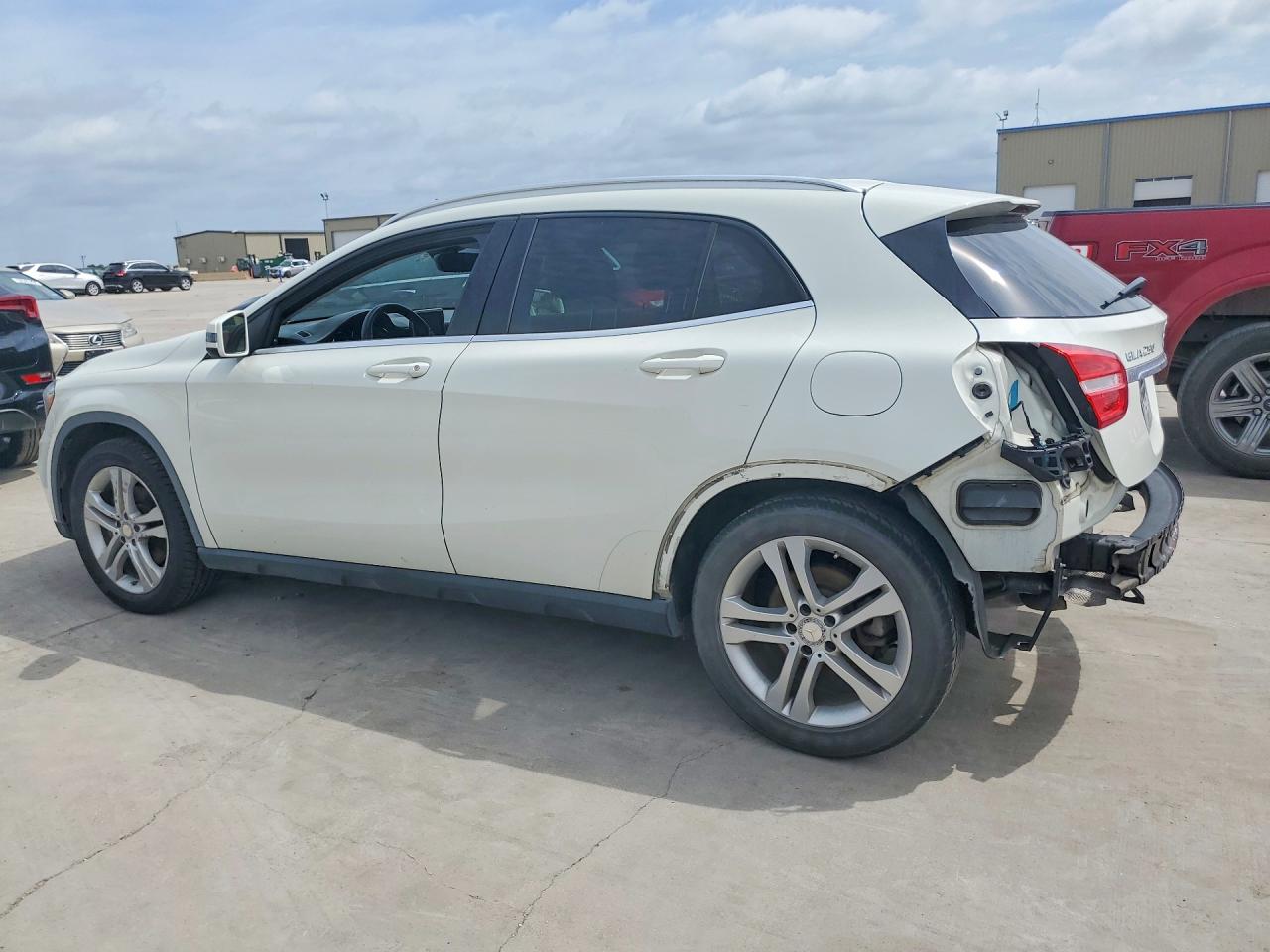 2015 Mercedes Benz Gla 250 4matic White vin: WDCTG4GB2FJ100881