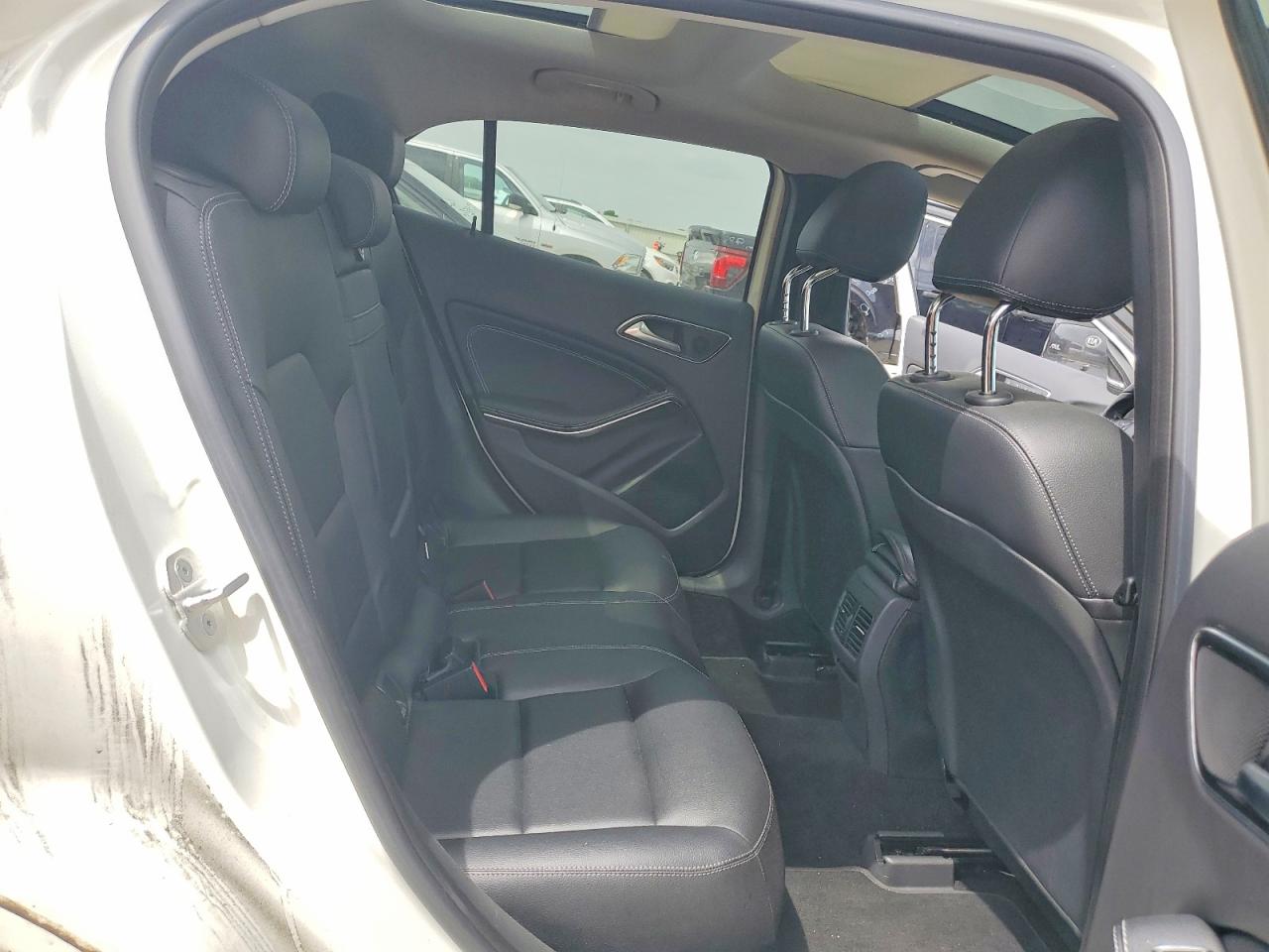 2015 Mercedes Benz Gla 250 4matic White vin: WDCTG4GB2FJ100881