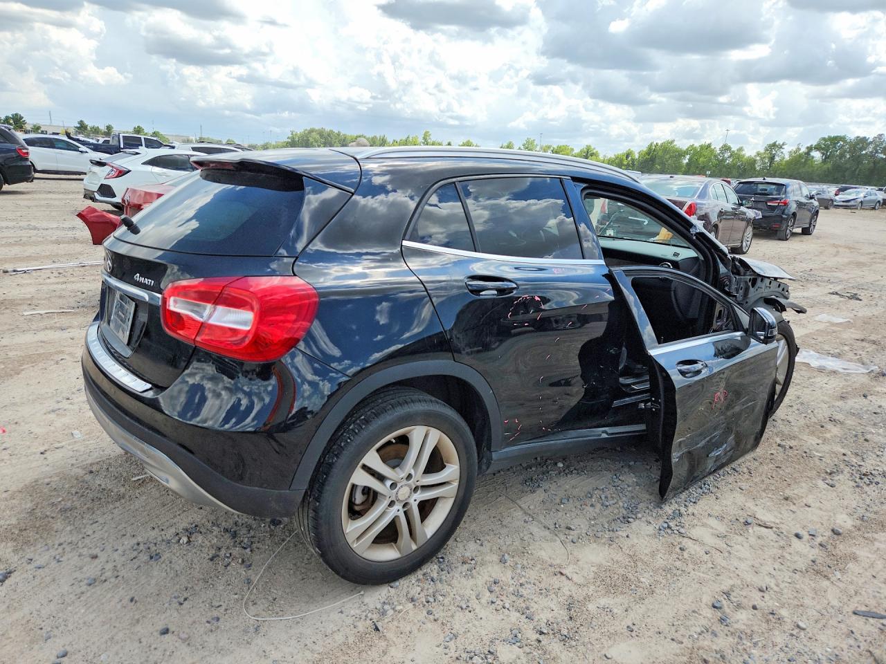 2015 Mercedes-benz Gla 250 4matic Черный vin: WDCTG4GB2FJ116028