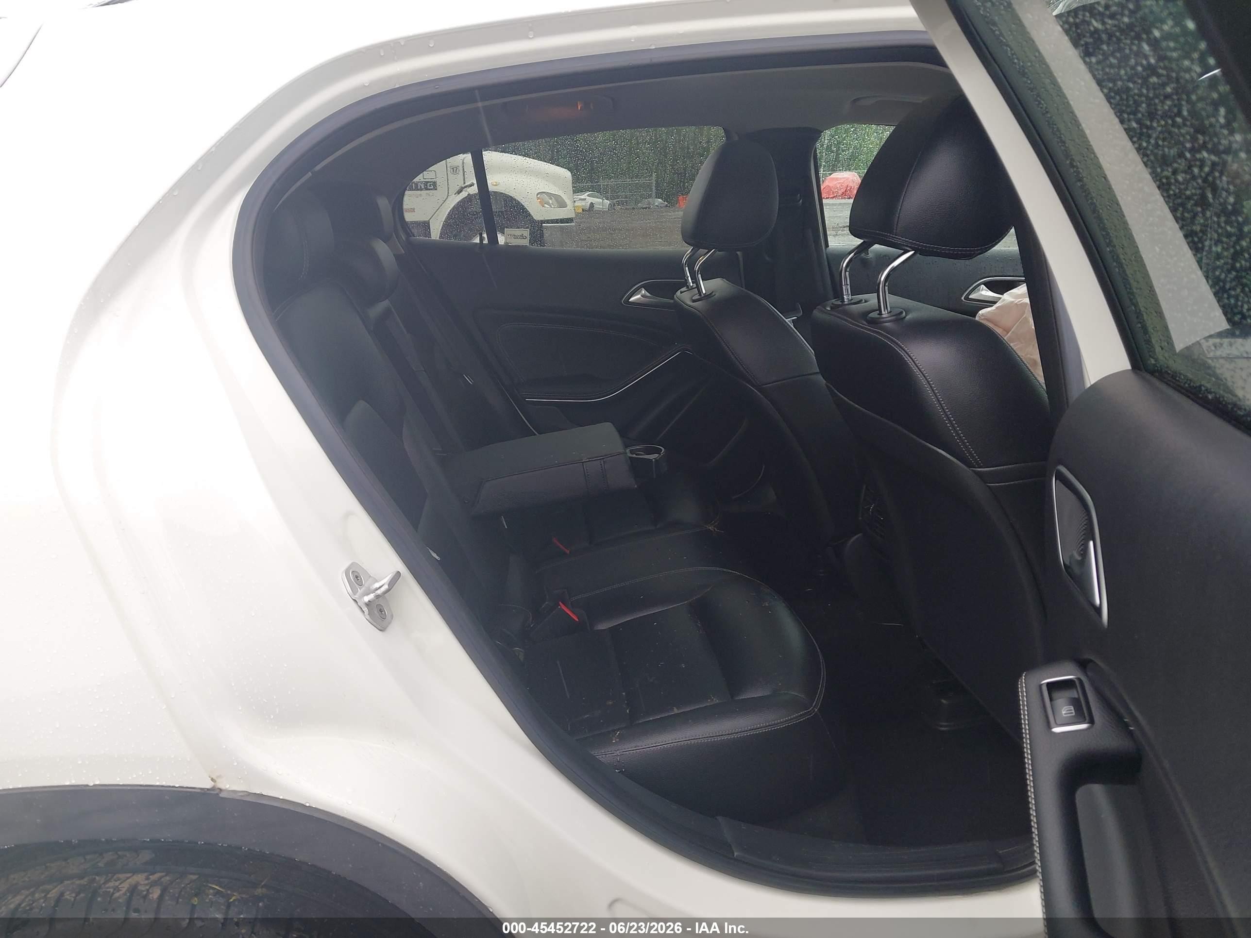 2015 Mercedes-benz Gla 250 4matic White vin: WDCTG4GB2FJ118605