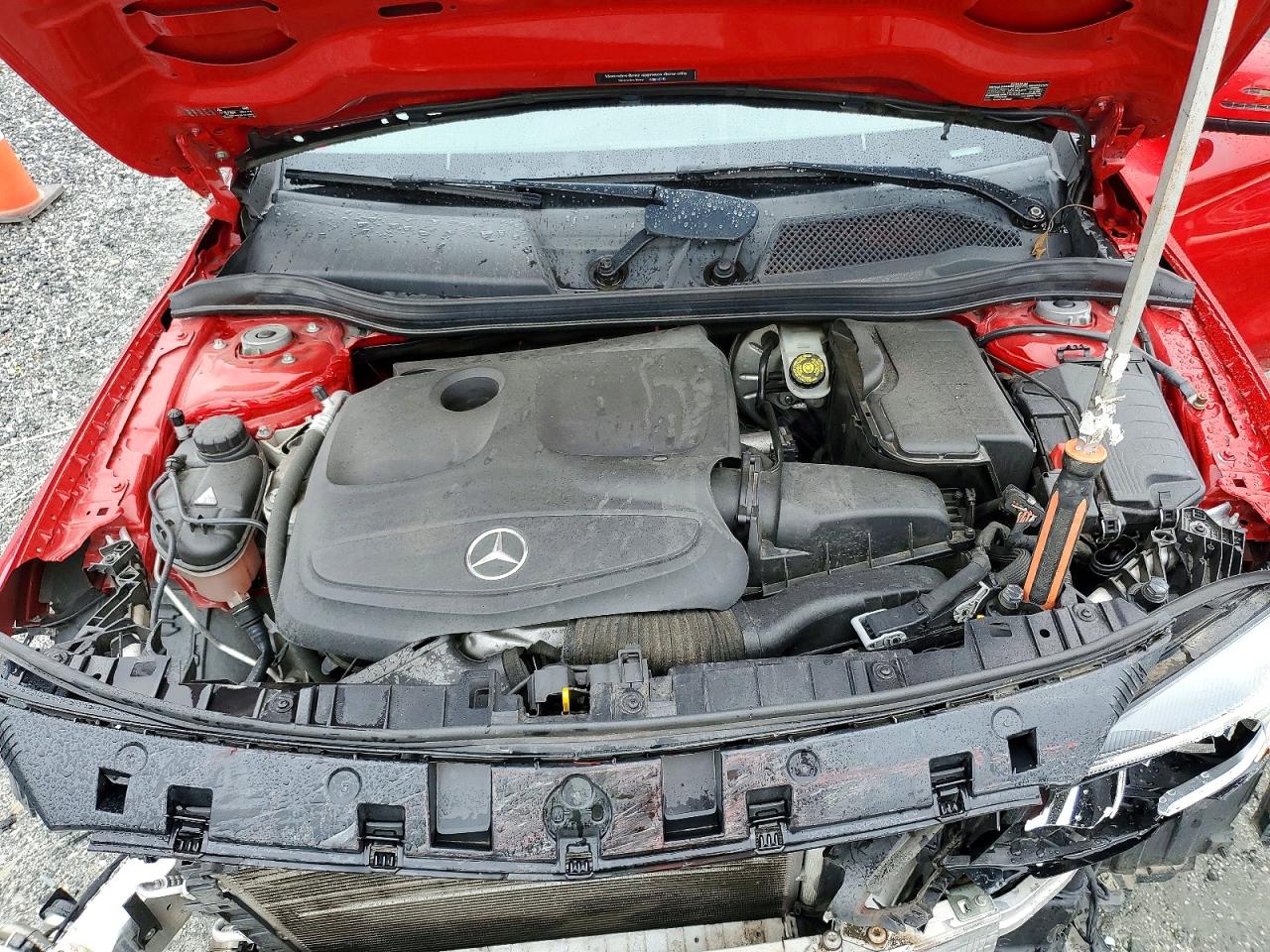 2018 Mercedes-benz Gla 250 4matic Red vin: WDCTG4GB2JJ380326