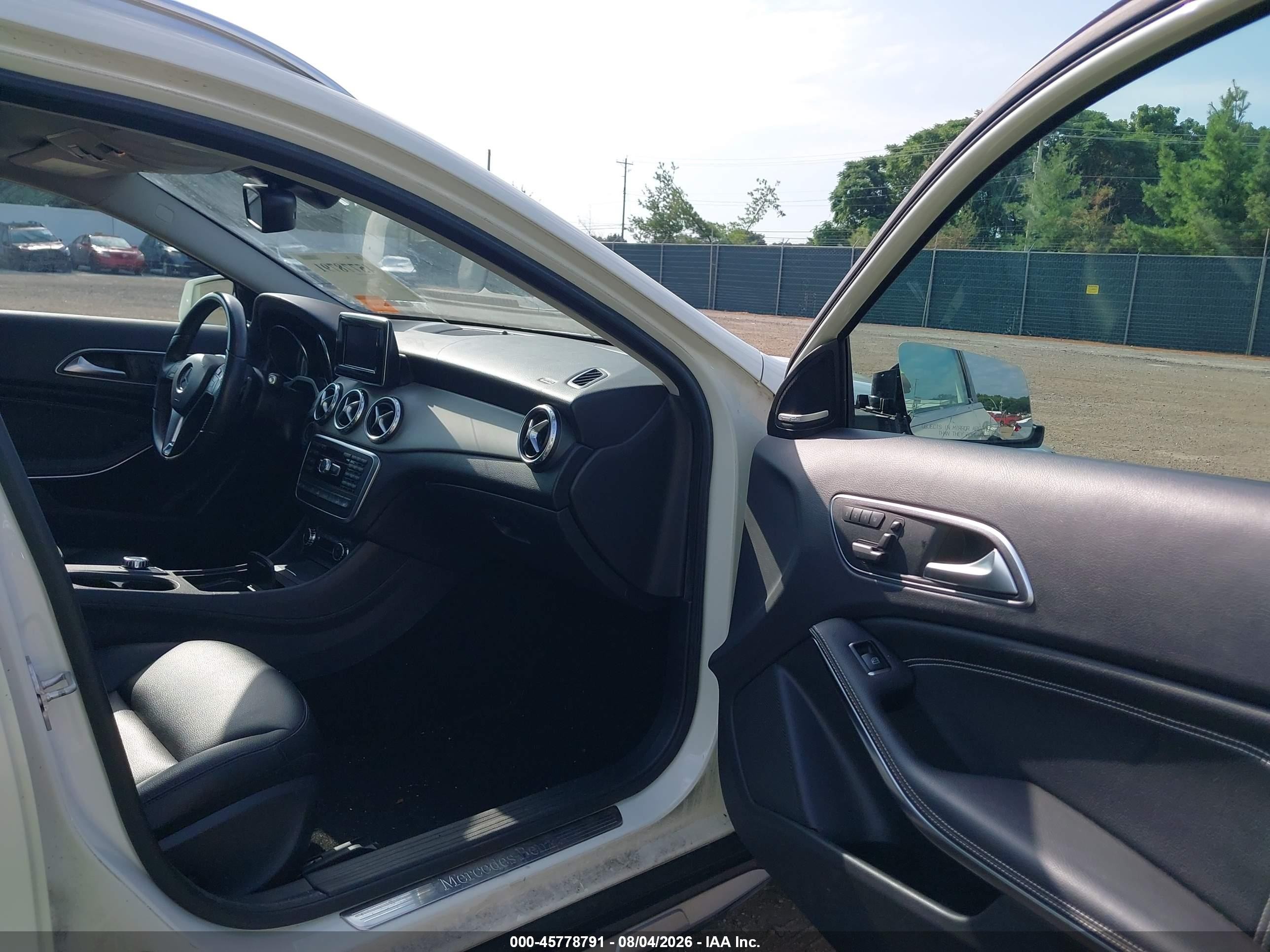 2015 Mercedes-benz Gla 250 4matic White vin: WDCTG4GB3FJ033496