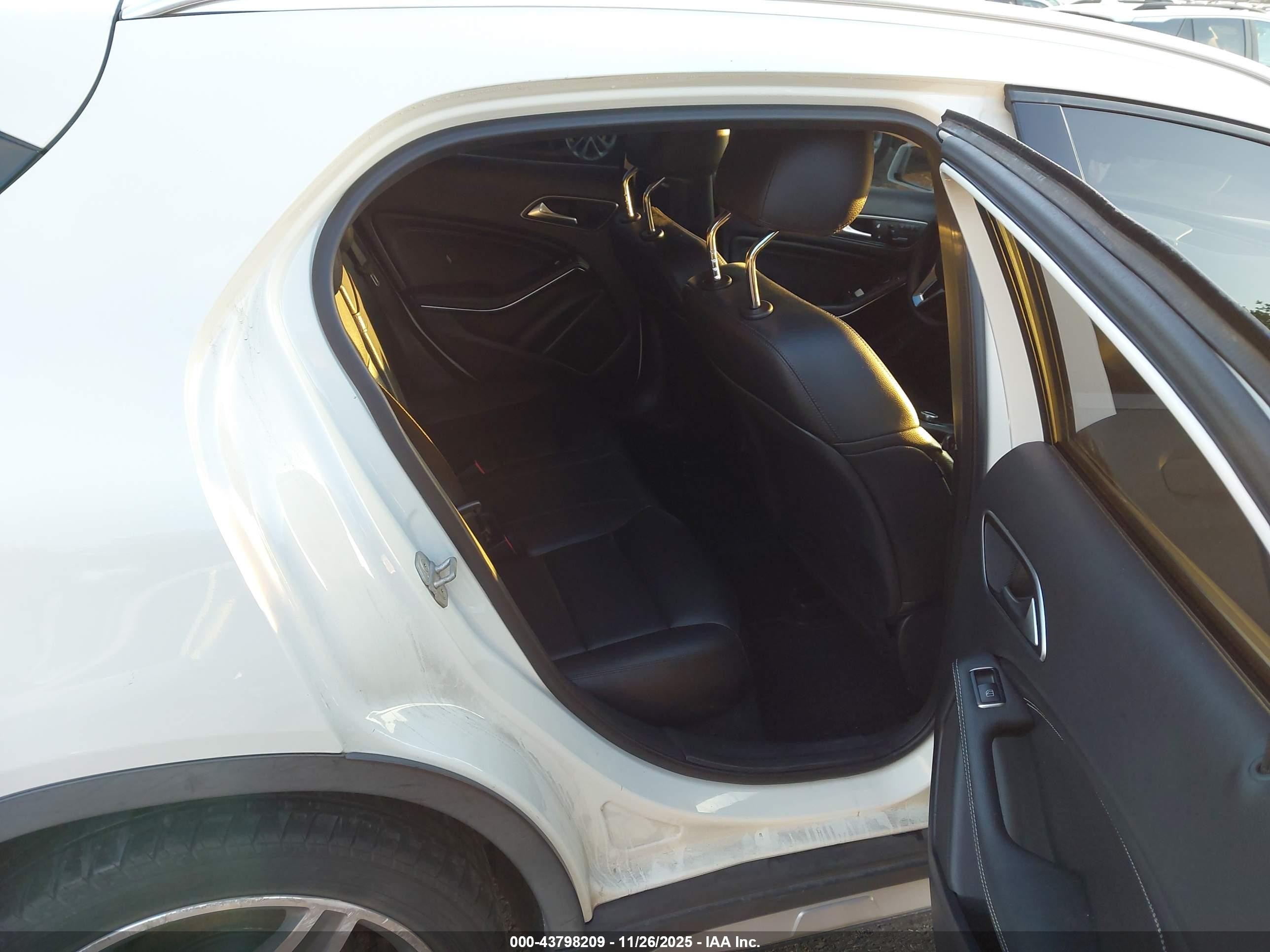 2015 Mercedes-benz Gla 250 4matic White vin: WDCTG4GB3FJ056020