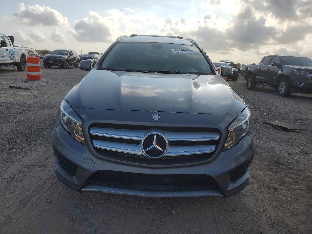 2015 Mercedes-benz Gla 250 4matic Silver vin: WDCTG4GB3FJ092886