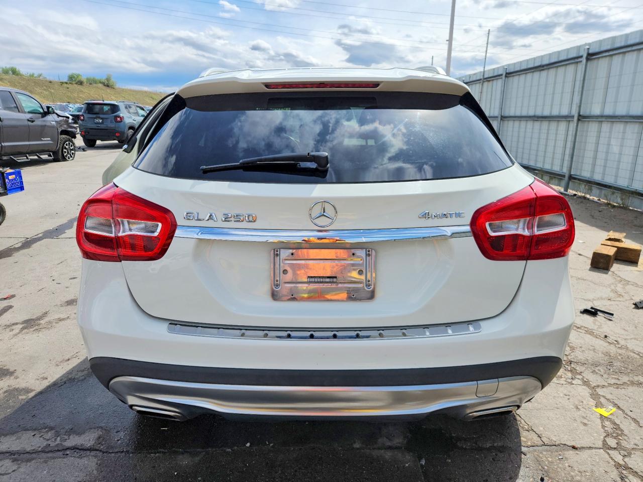 2015 Mercedes-benz Gla 250 4matic White vin: WDCTG4GB3FJ096503