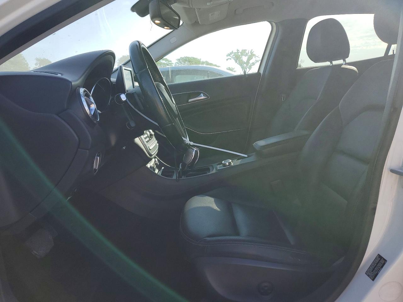 2015 Mercedes-benz Gla 250 4matic Белый vin: WDCTG4GB3FJ124896