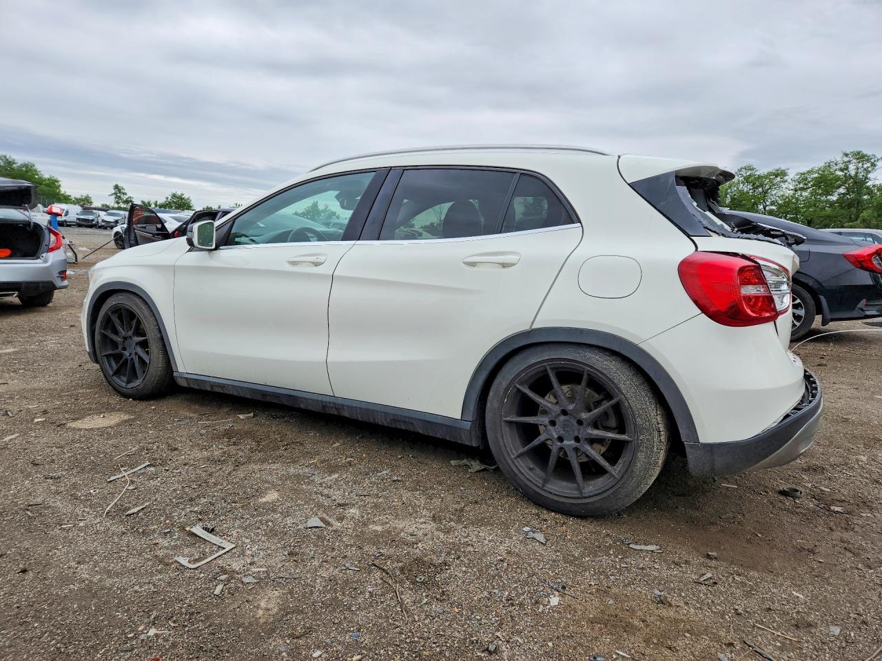 2015 Mercedes-benz Gla 250 4matic White vin: WDCTG4GB4FJ031482