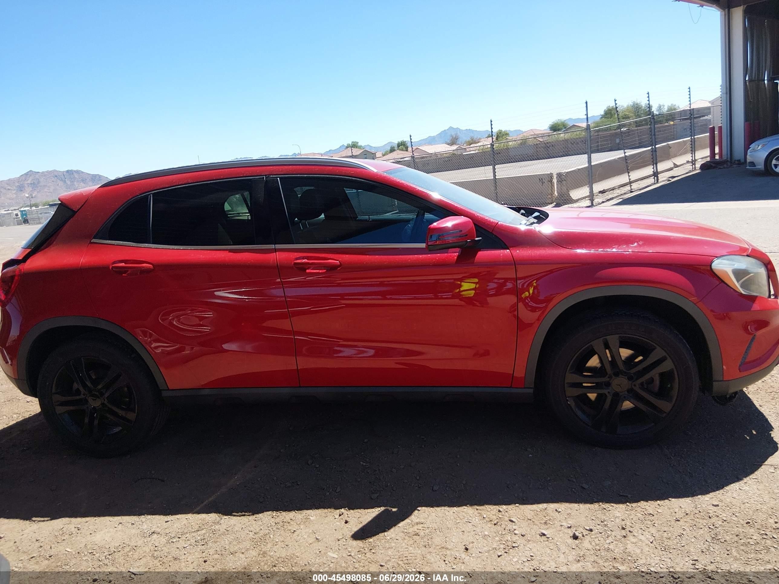2015 Mercedes-benz Gla 250 4matic Red vin: WDCTG4GB4FJ079953