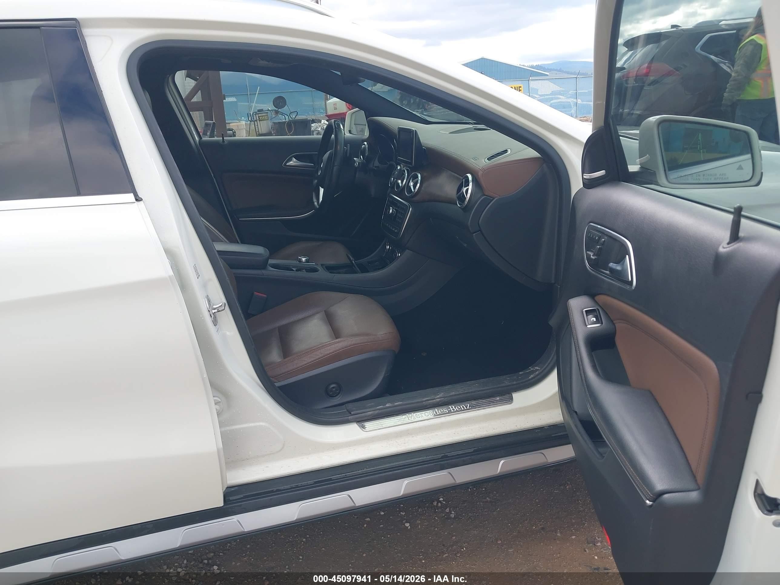 2015 Mercedes-benz Gla 250 4matic White vin: WDCTG4GB4FJ119660