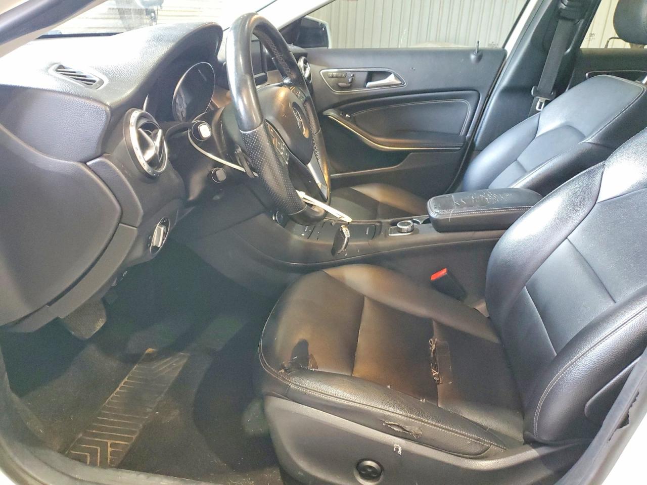 2015 Mercedes-benz Gla 250 4matic White vin: WDCTG4GB4FJ129167