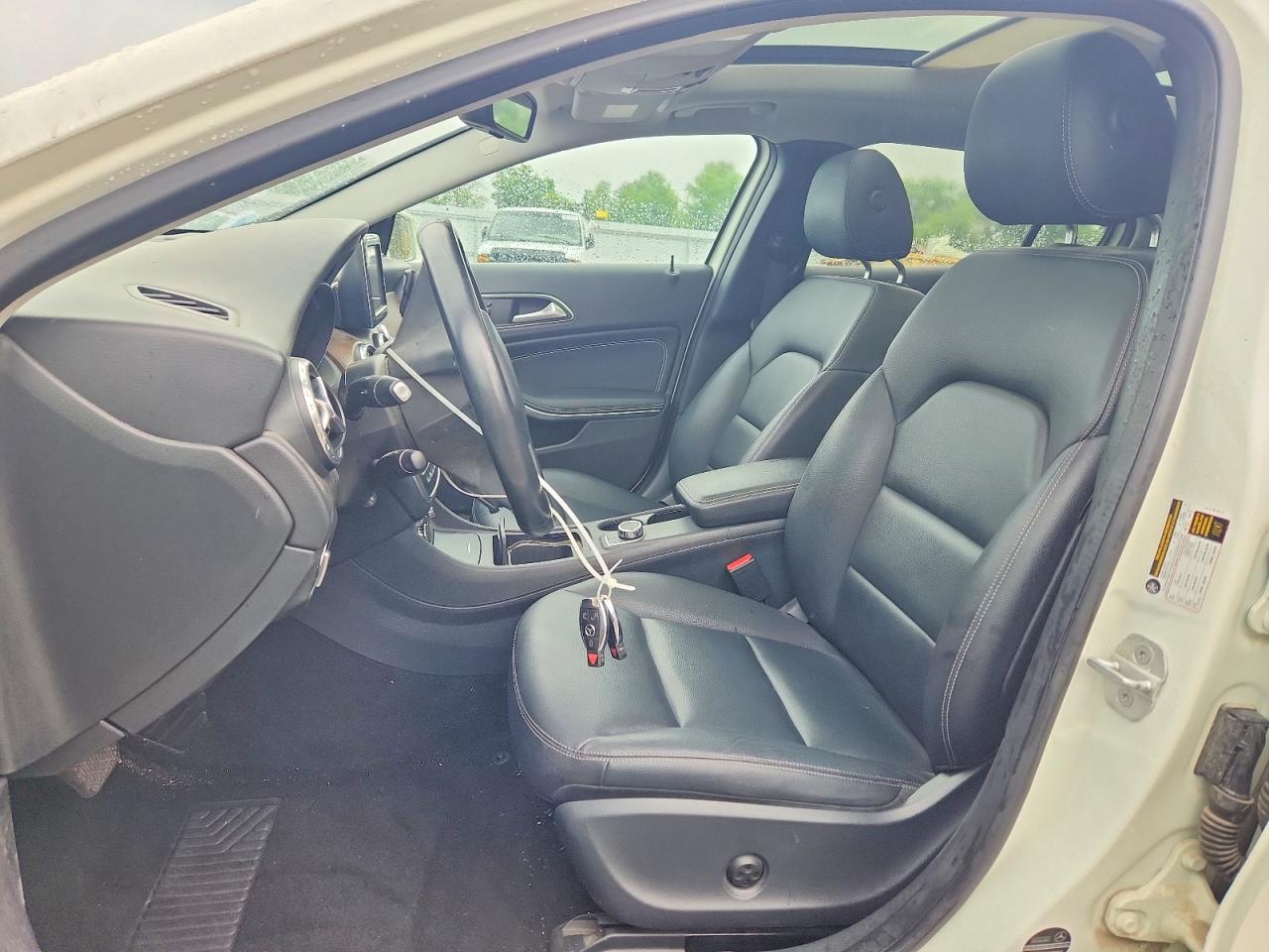 2015 Mercedes-benz Gla 250 4matic White vin: WDCTG4GB4FJ170785