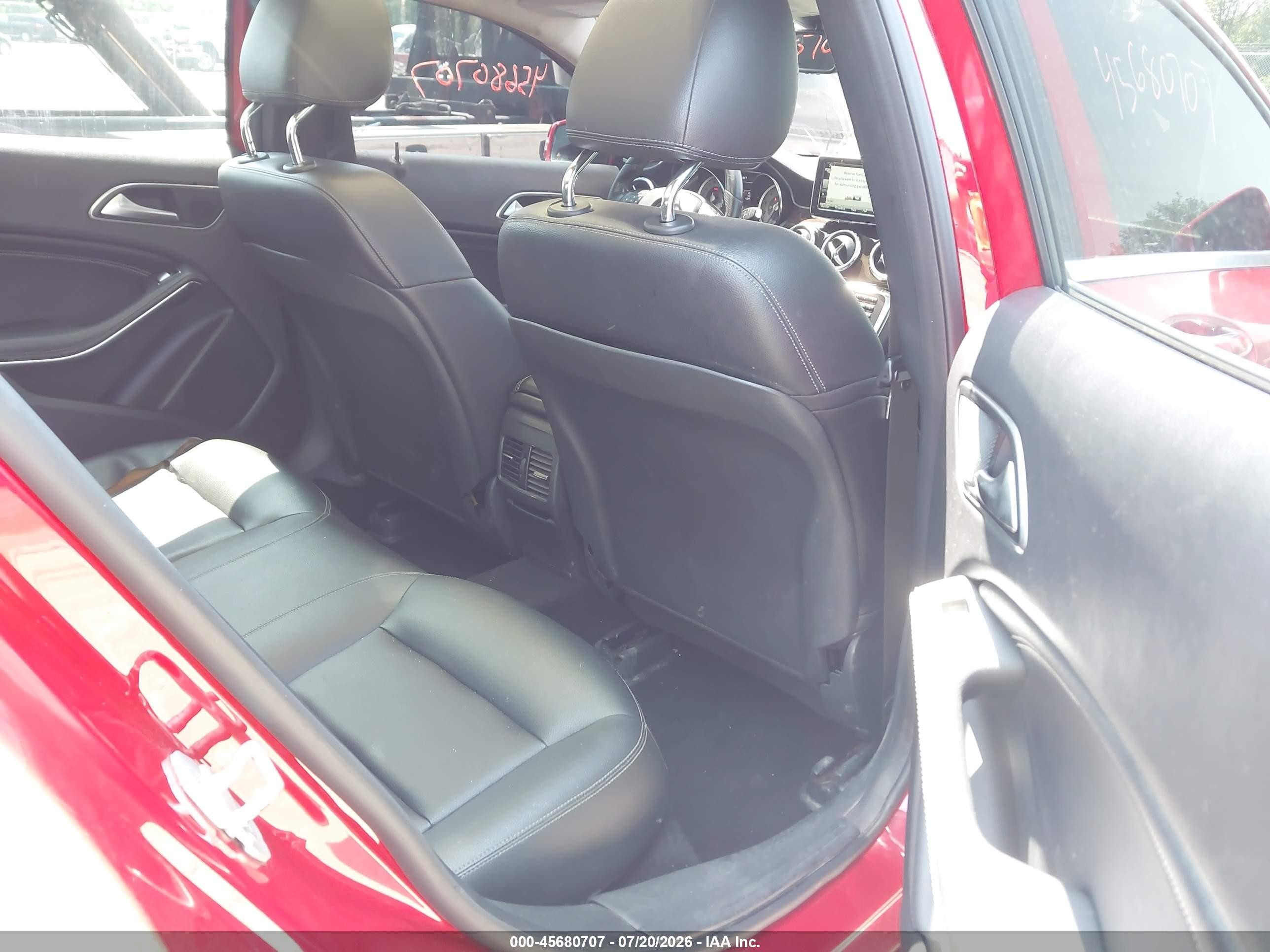 2015 Mercedes-benz Gla 250 4matic Red vin: WDCTG4GB4FJ173248