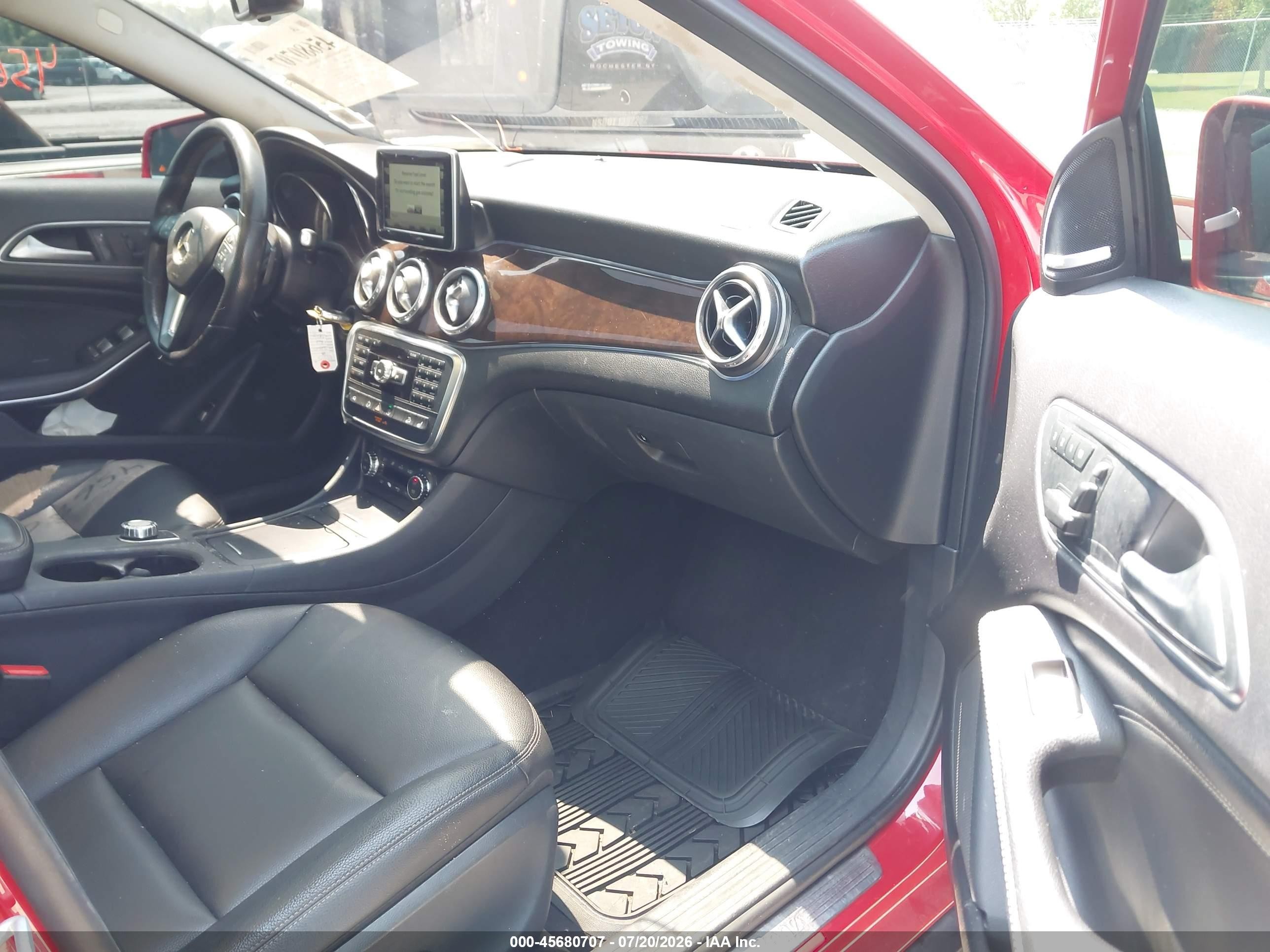 2015 Mercedes-benz Gla 250 4matic Red vin: WDCTG4GB4FJ173248