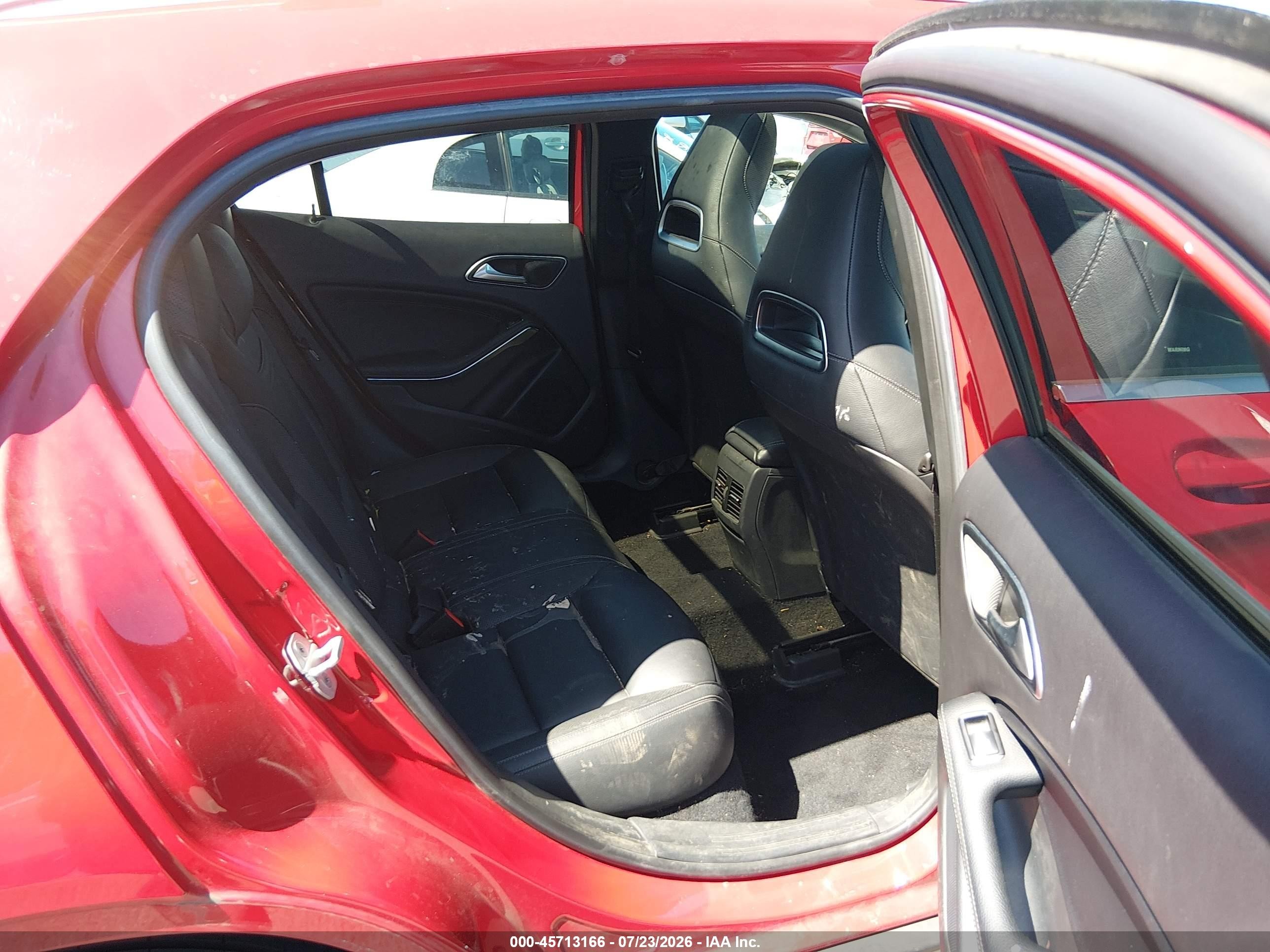 2015 Mercedes-benz Gla 250 4matic Red vin: WDCTG4GB5FJ051272