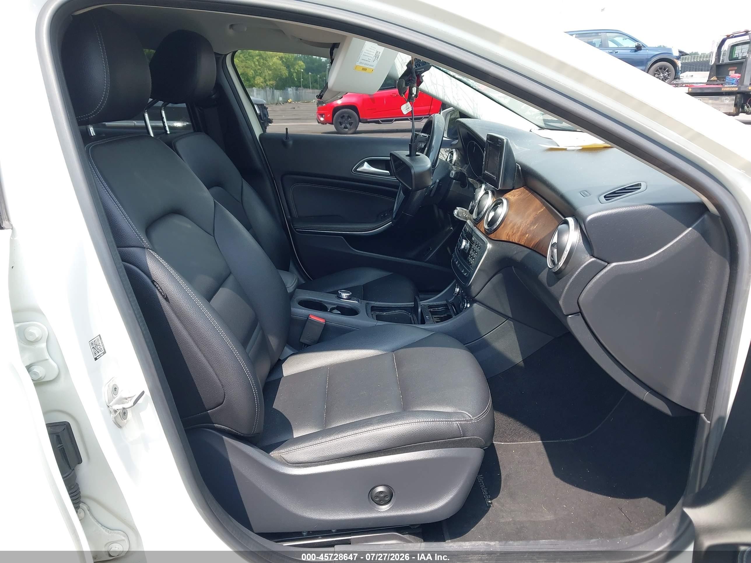 2015 Mercedes-benz Gla 250 4matic White vin: WDCTG4GB5FJ119005
