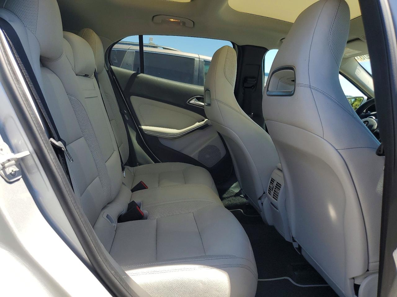 2015 Mercedes-benz Gla 250 4matic Silver vin: WDCTG4GB5FJ178085